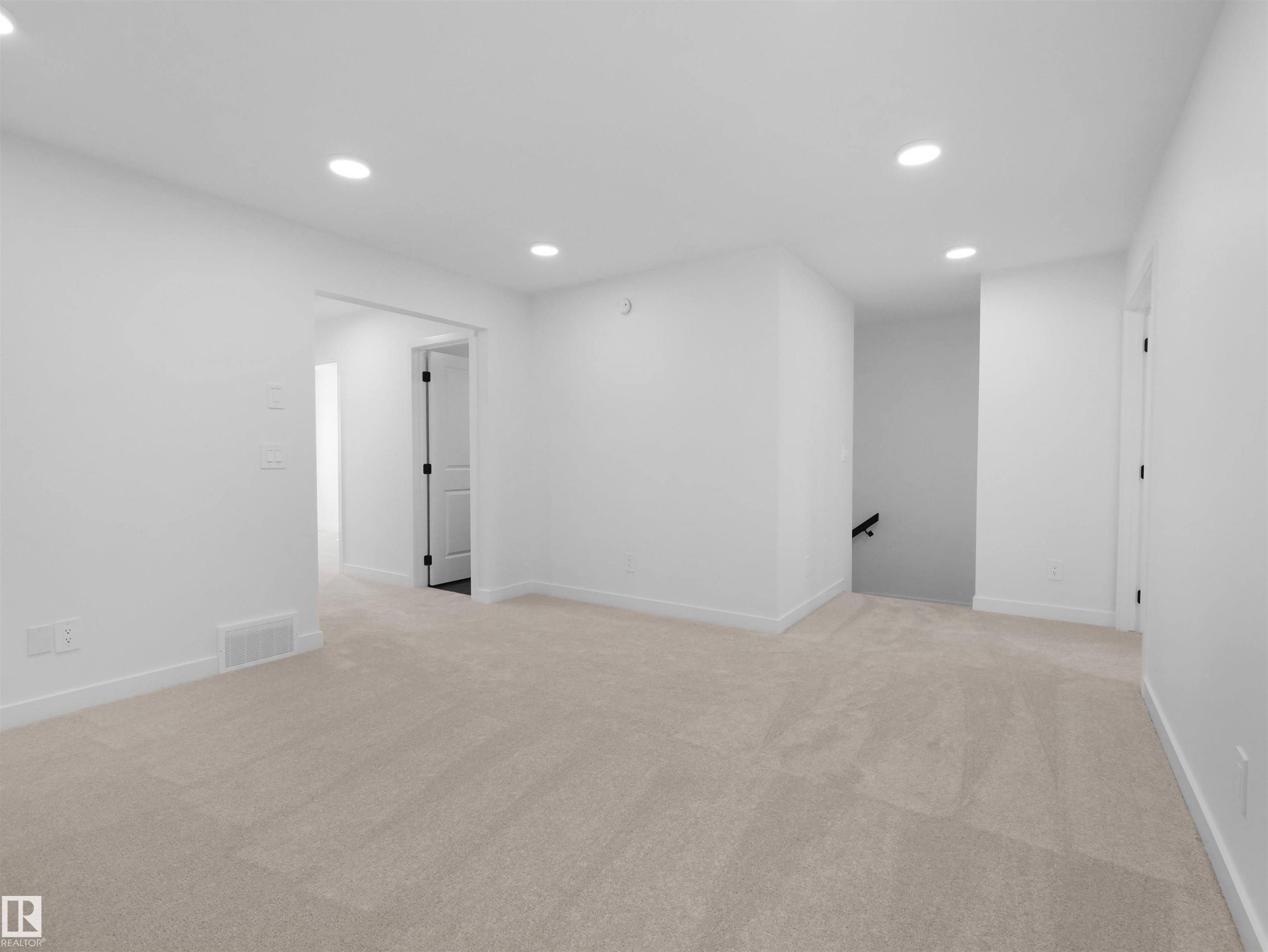 20624 43 Avenue, Edmonton, AB - Indoor Photo Showing Other Room