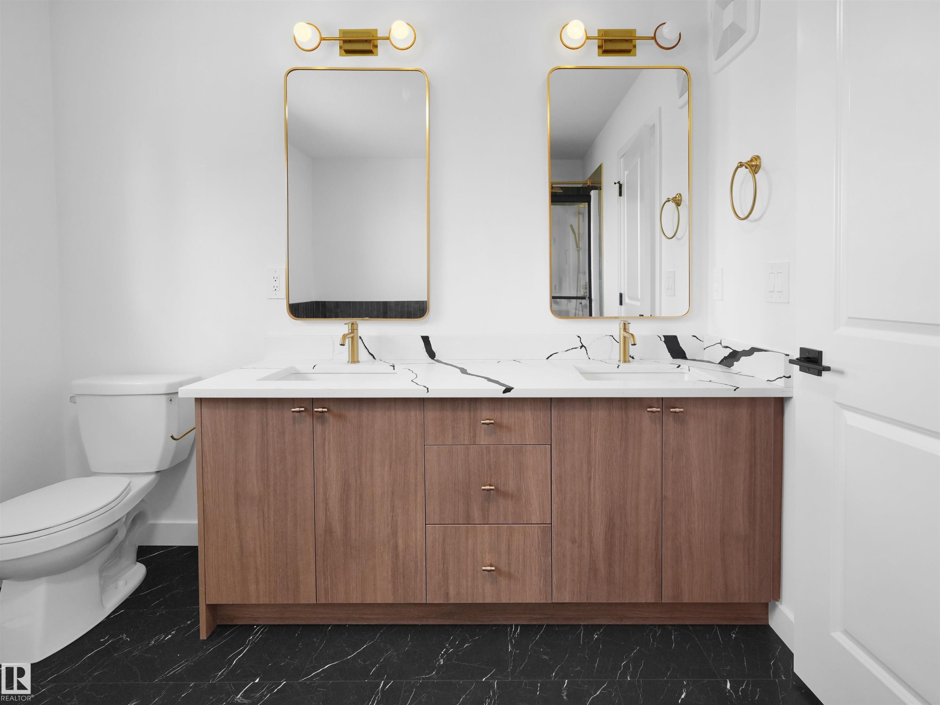 20624 43 Avenue, Edmonton, AB - Indoor Photo Showing Bathroom