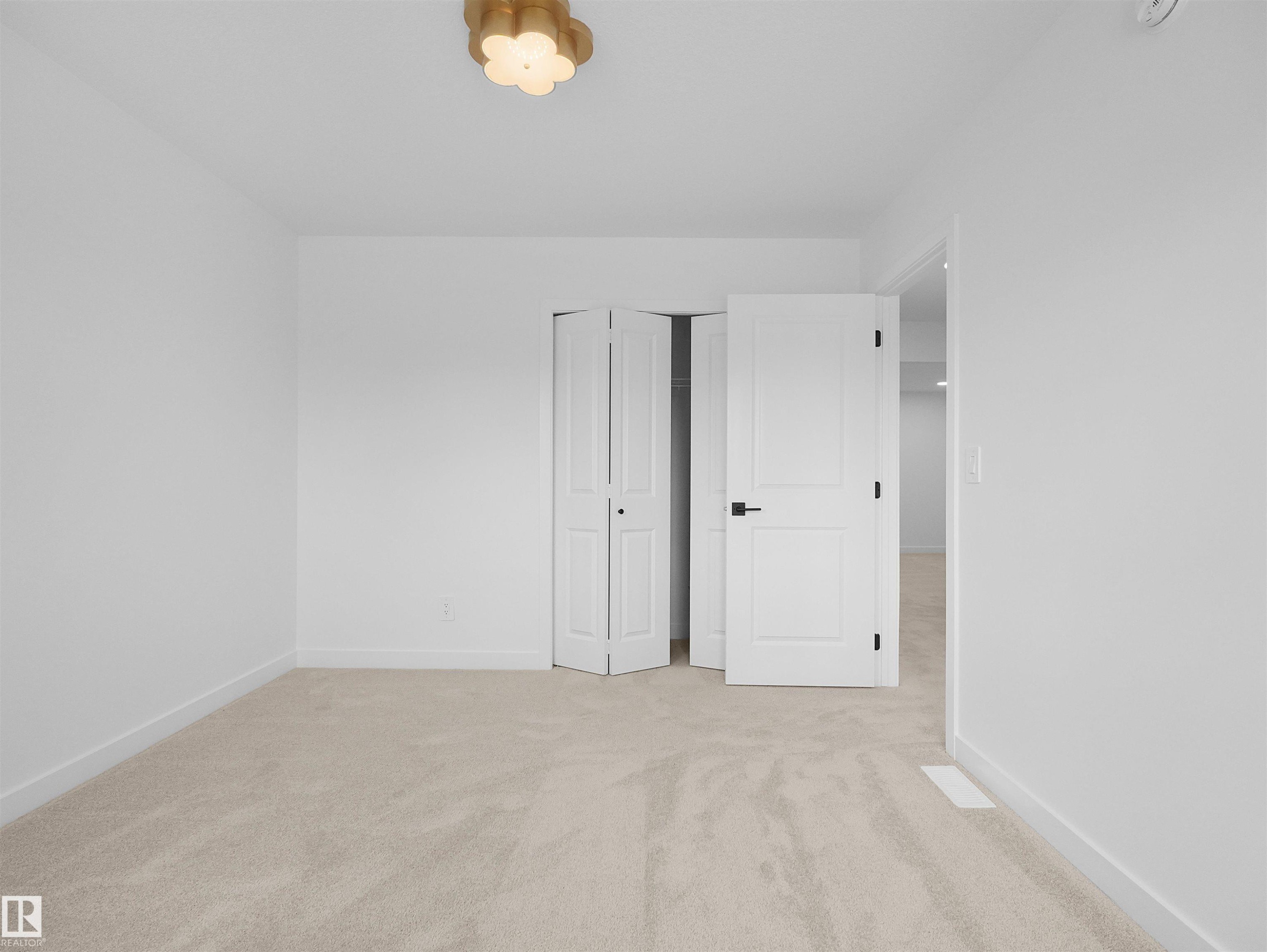 20624 43 Avenue, Edmonton, AB - Indoor Photo Showing Other Room