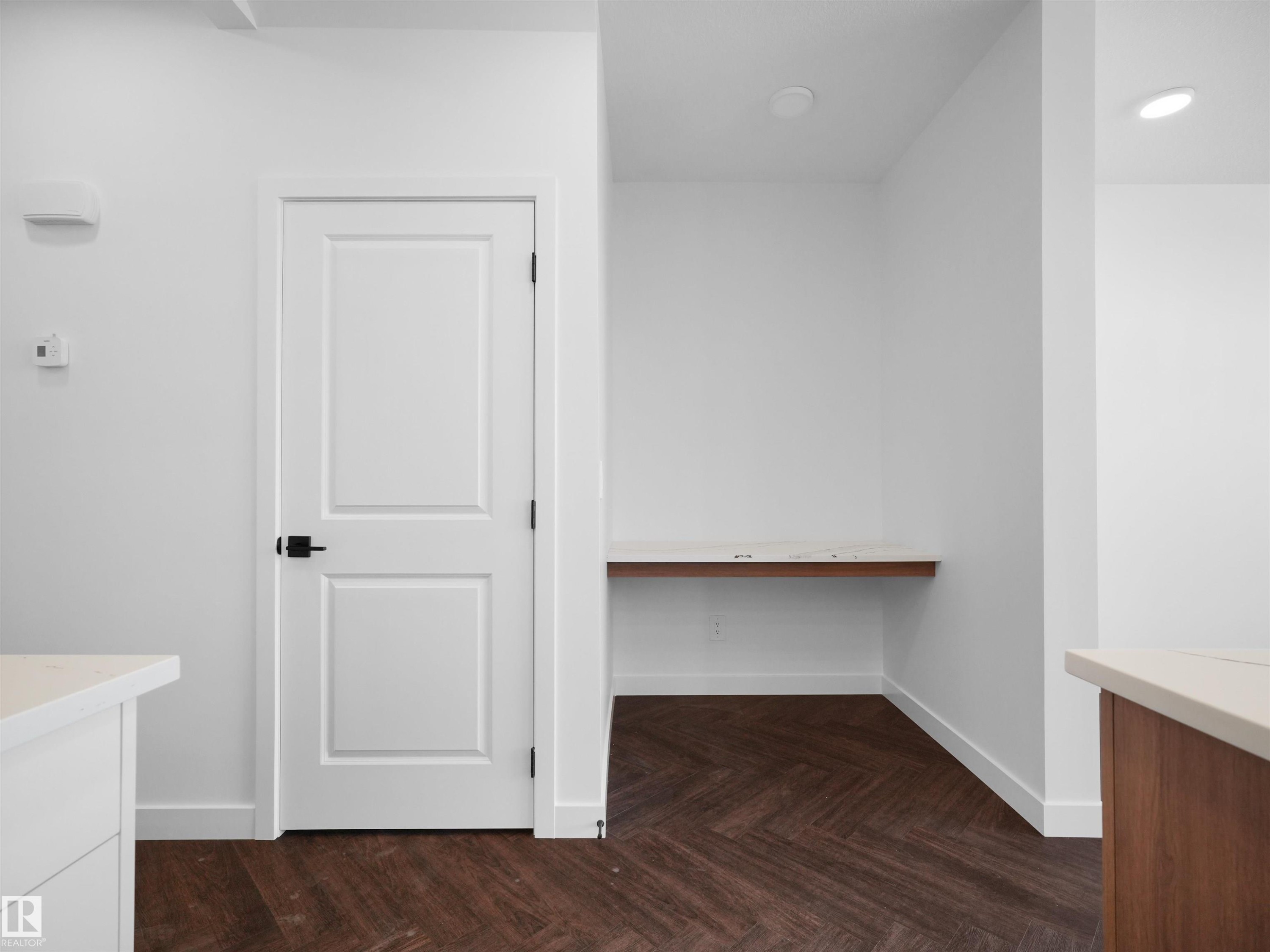 20624 43 Avenue, Edmonton, AB - Indoor Photo Showing Other Room