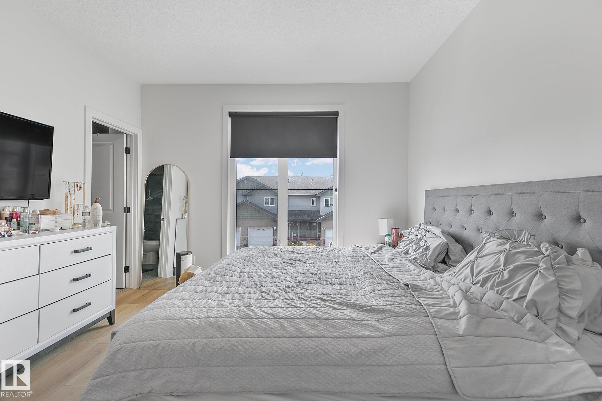 14904 109 Avenue, Edmonton, AB - Indoor Photo Showing Bedroom
