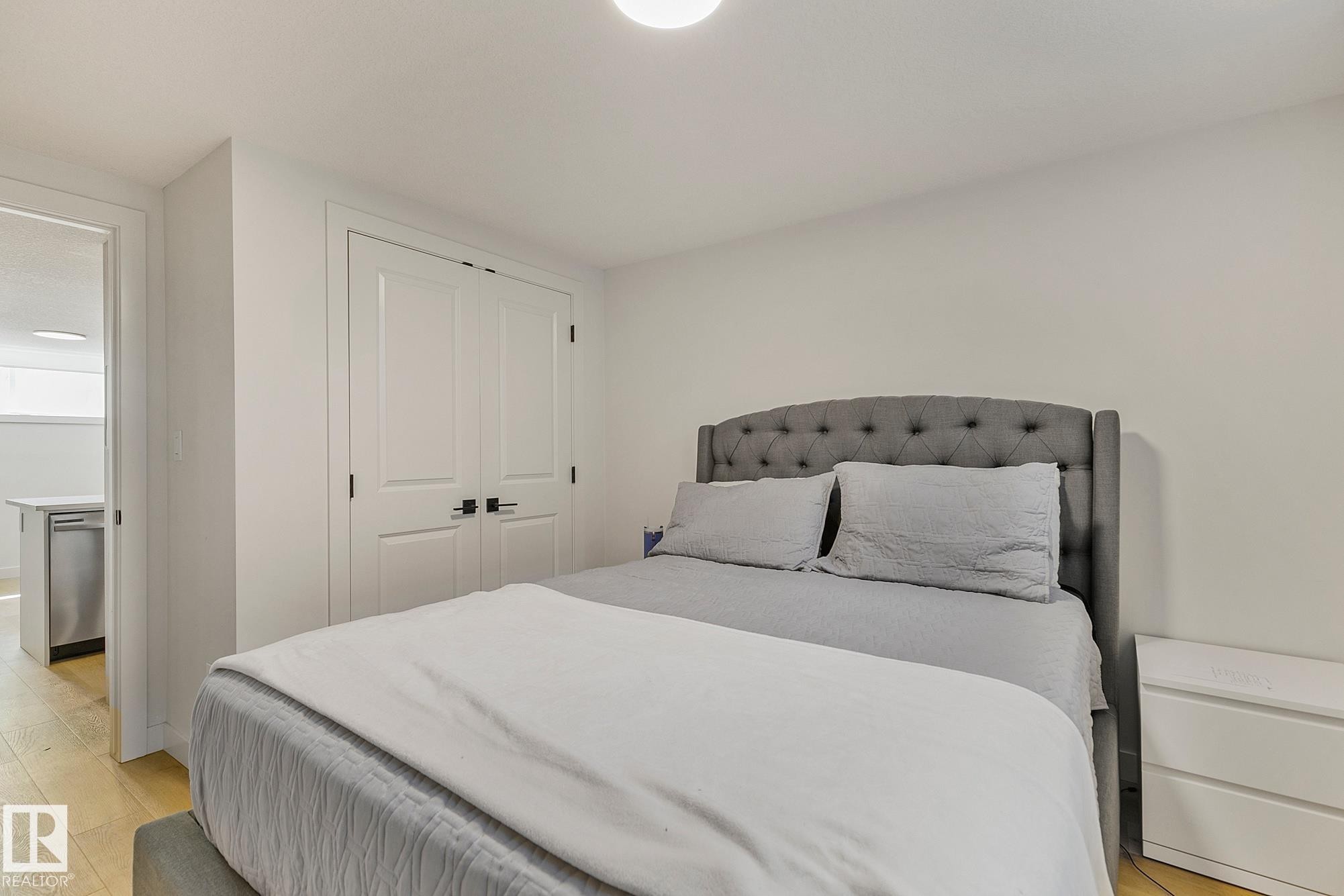 14904 109 Avenue, Edmonton, AB - Indoor Photo Showing Bedroom