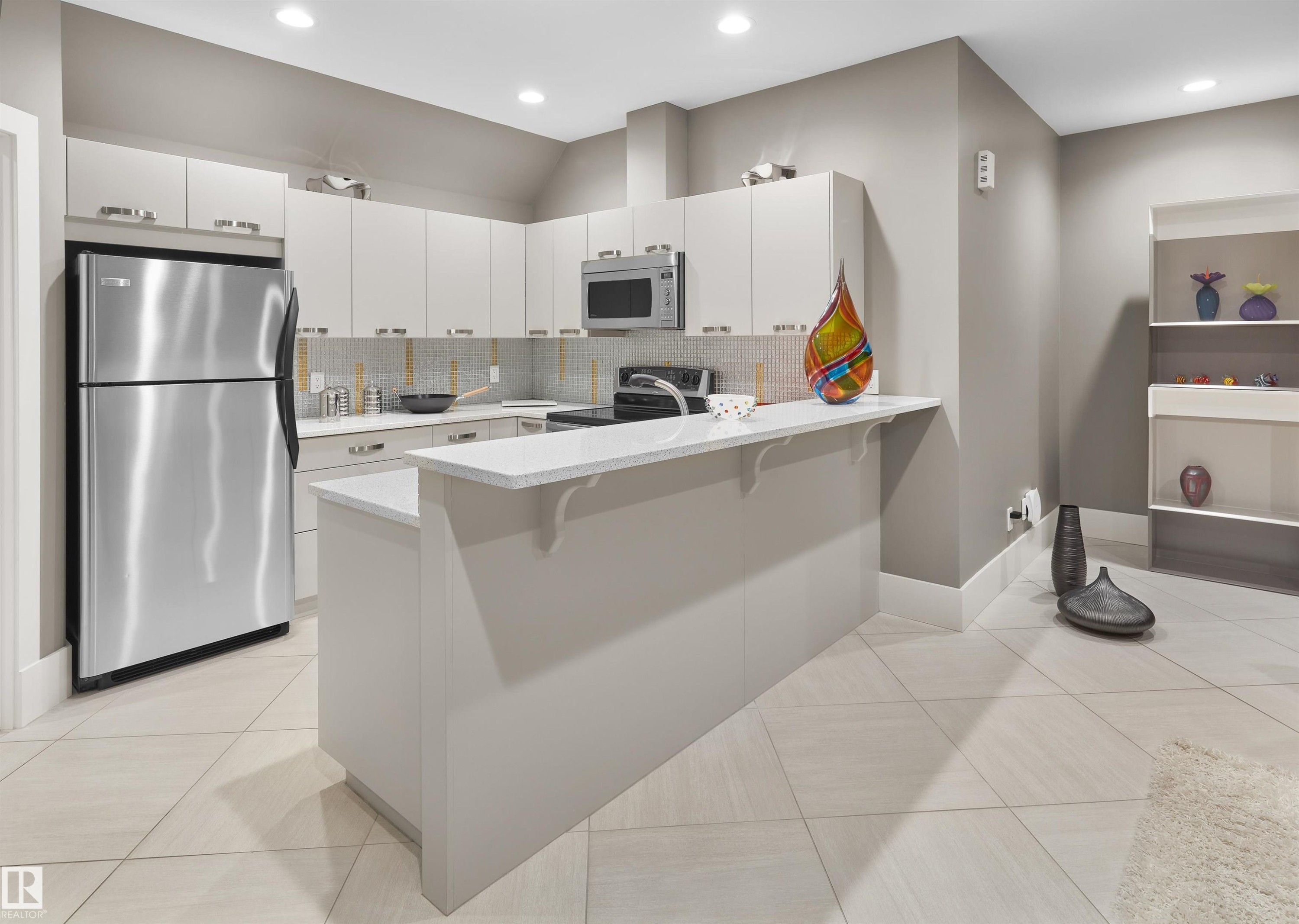 16 Windermere Drive, Edmonton, AB - Indoor Photo Showing Kitchen