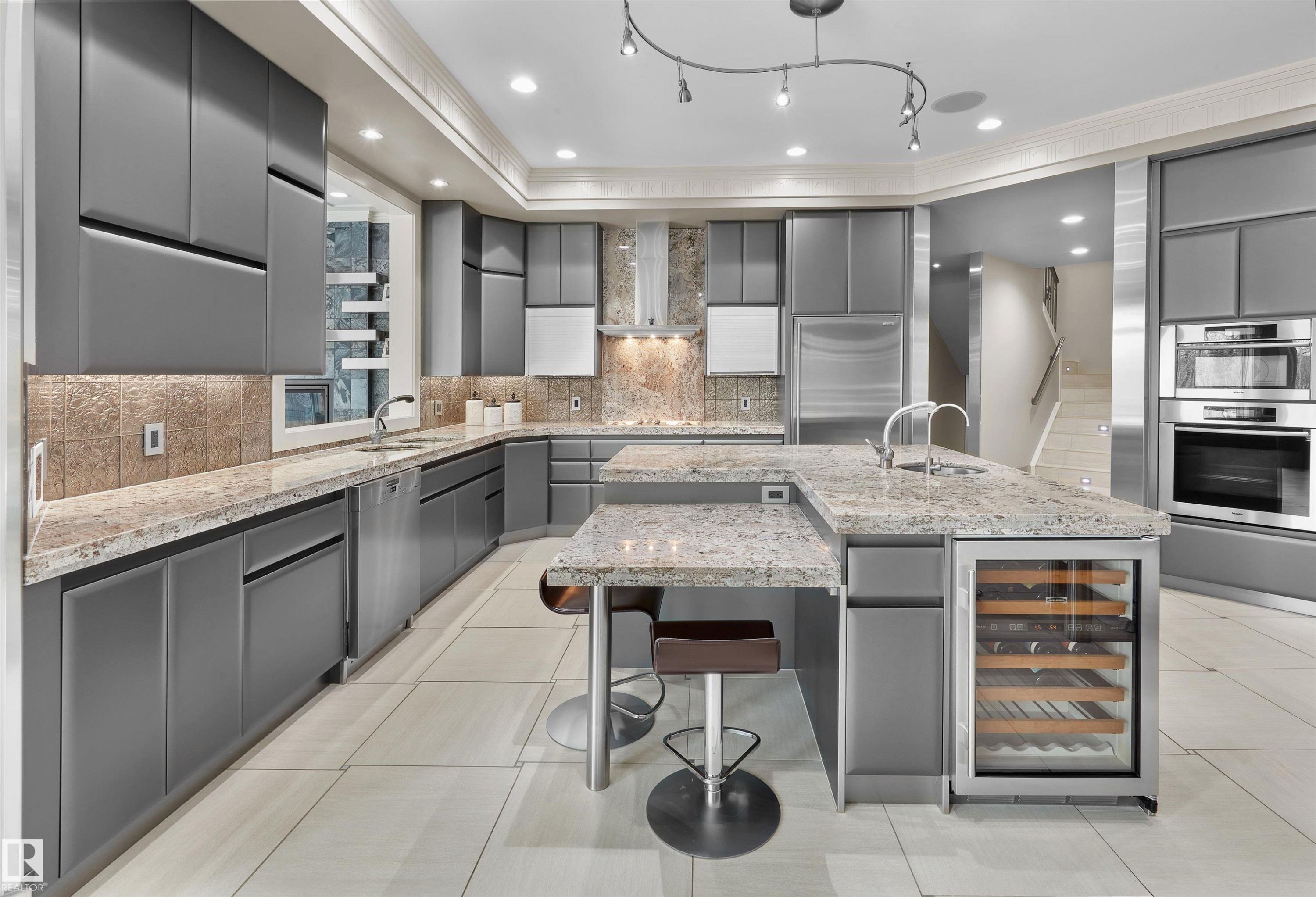 16 Windermere Drive, Edmonton, AB - Indoor Photo Showing Kitchen With Upgraded Kitchen