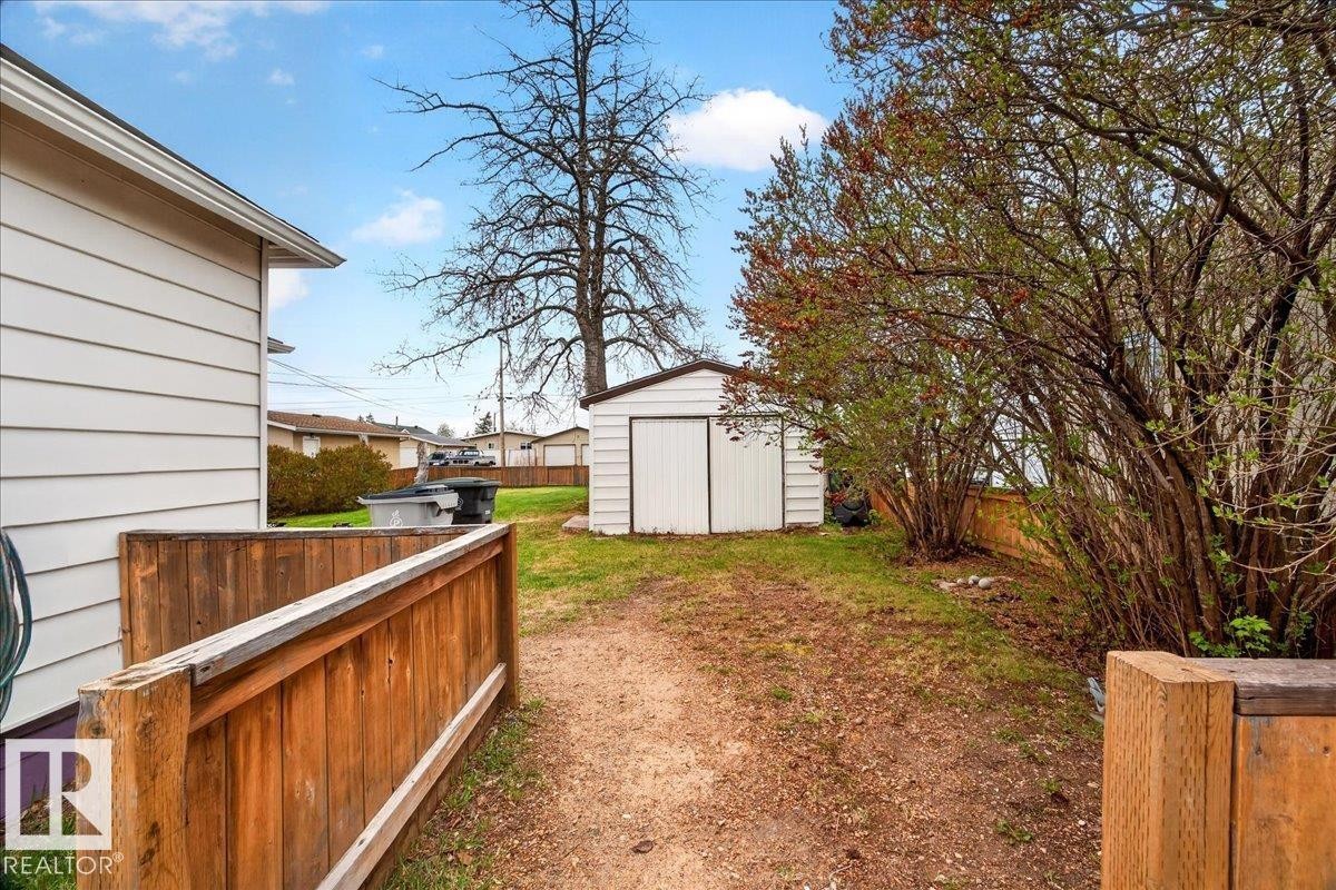 4827 54 Street, Redwater, AB - Outdoor