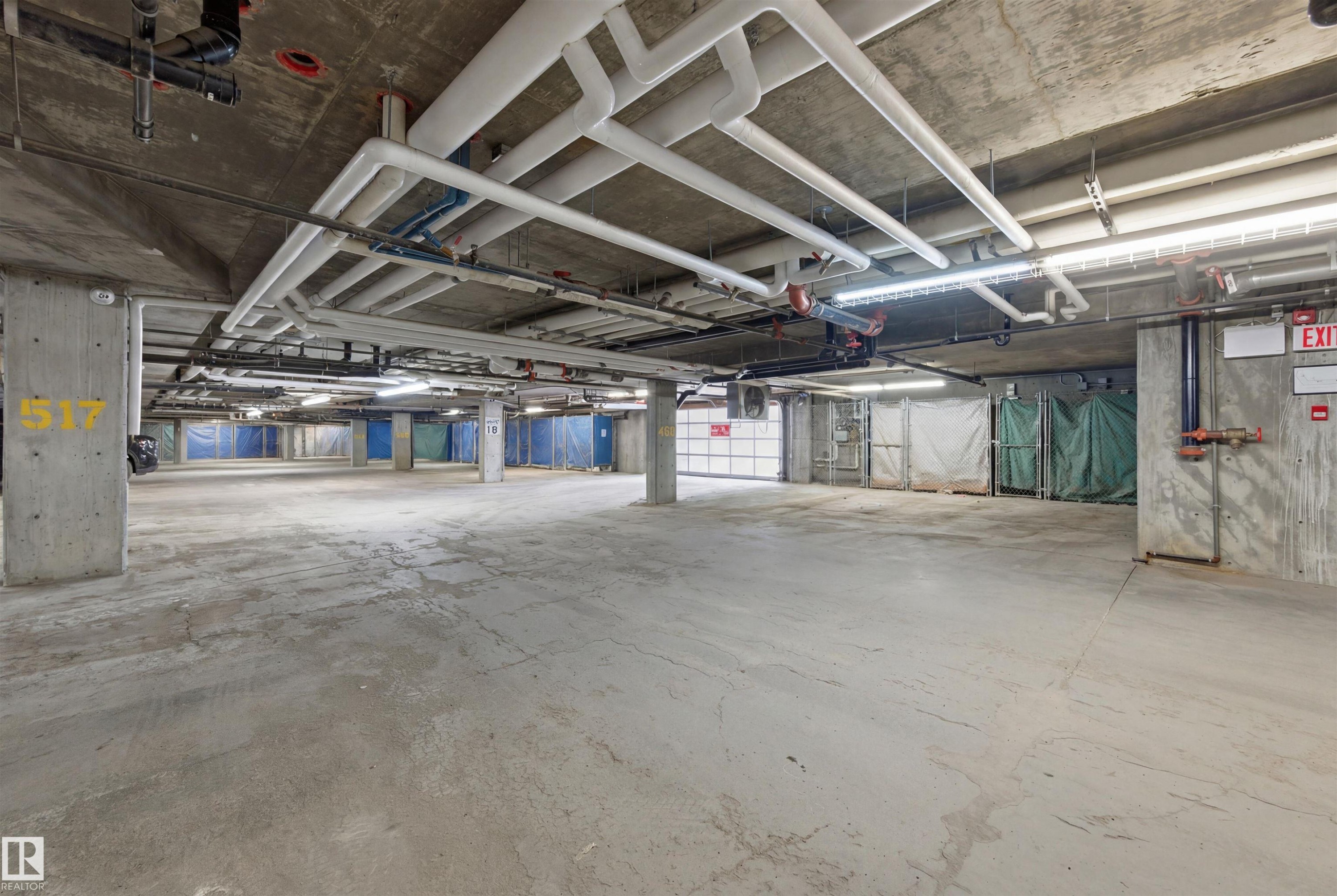 352 2096 Blackmud Creek Drive, Edmonton, AB - Indoor Photo Showing Garage
