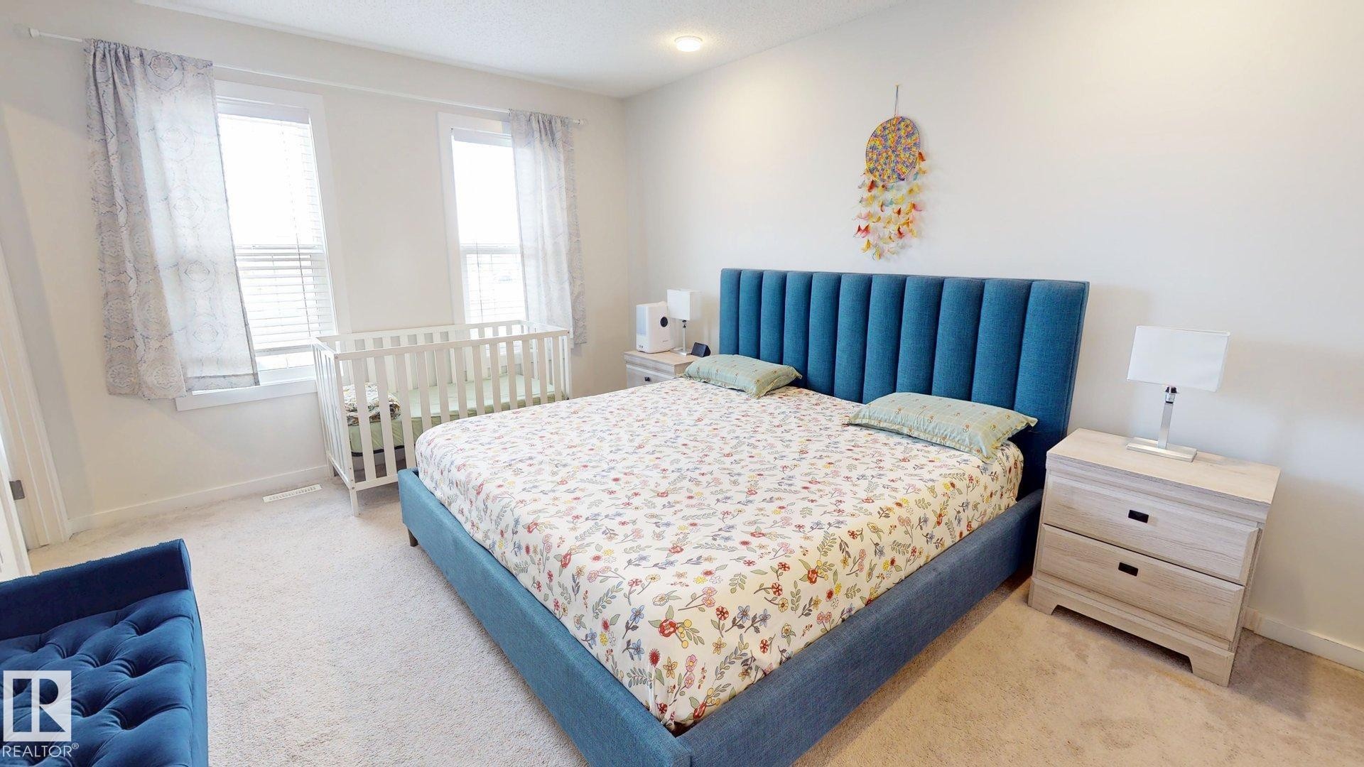 2093 Maple Road, Edmonton, AB - Indoor Photo Showing Bedroom