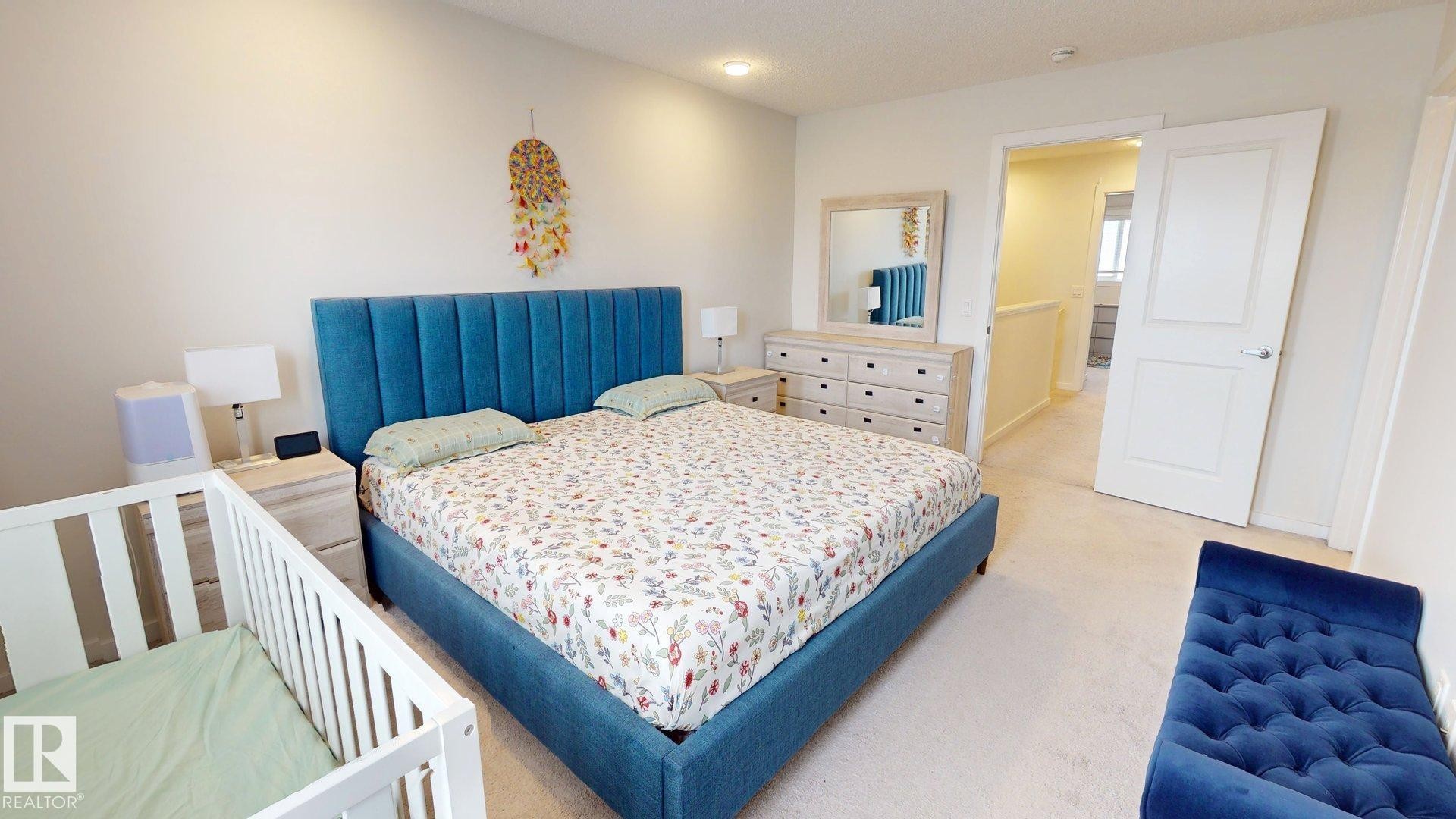2093 Maple Road, Edmonton, AB - Indoor Photo Showing Bedroom