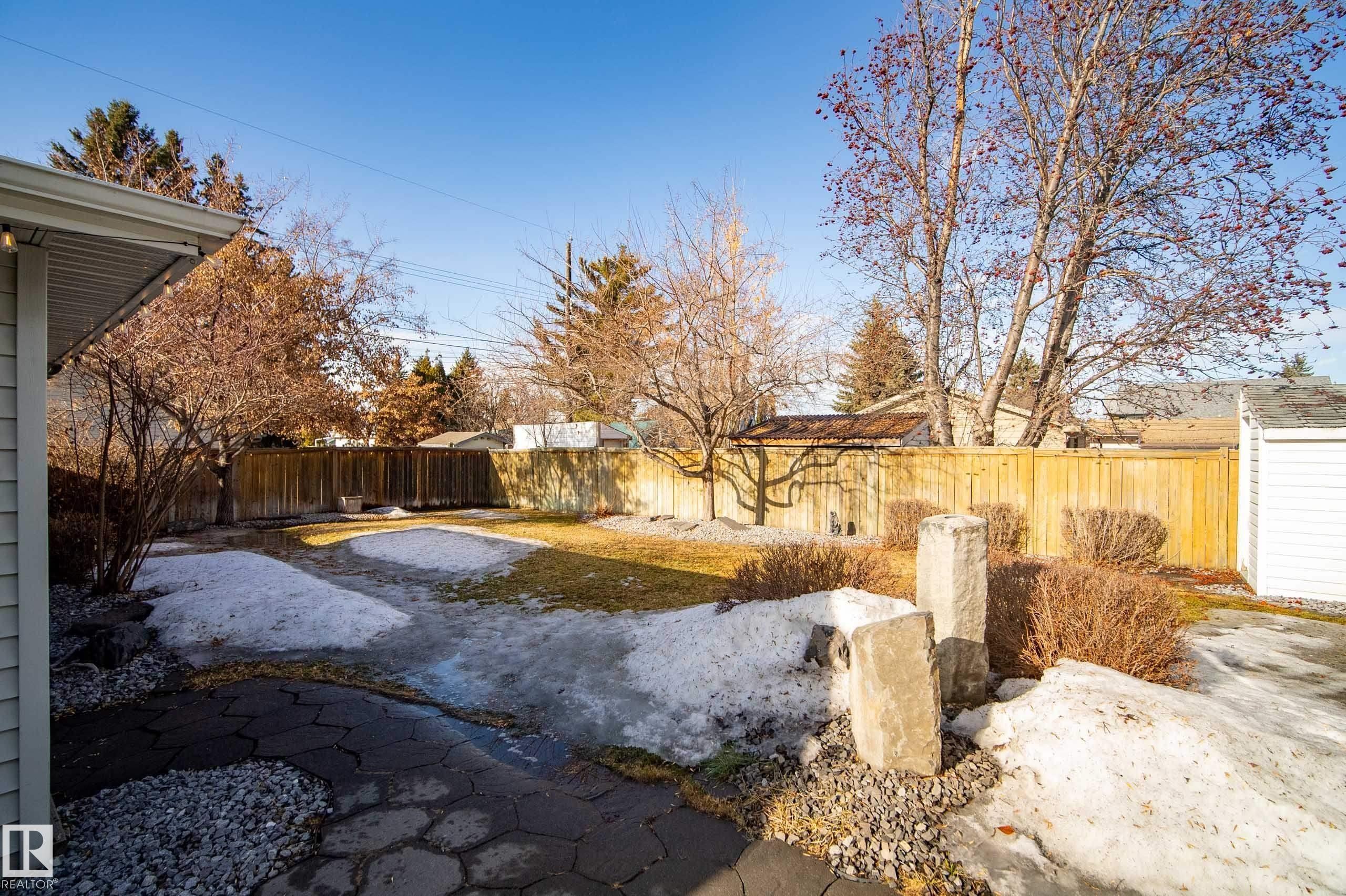 10720 65 Street, Edmonton, AB - Outdoor