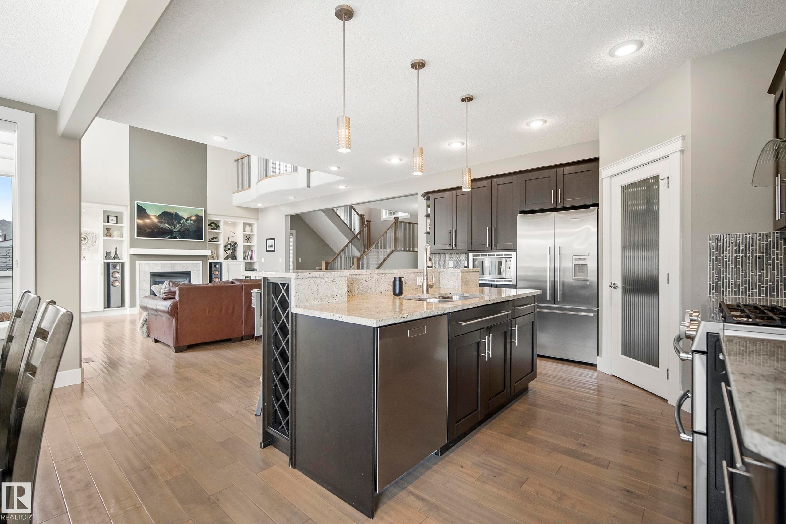 10720 65 Street, Edmonton, AB - Indoor Photo Showing Kitchen With Upgraded Kitchen