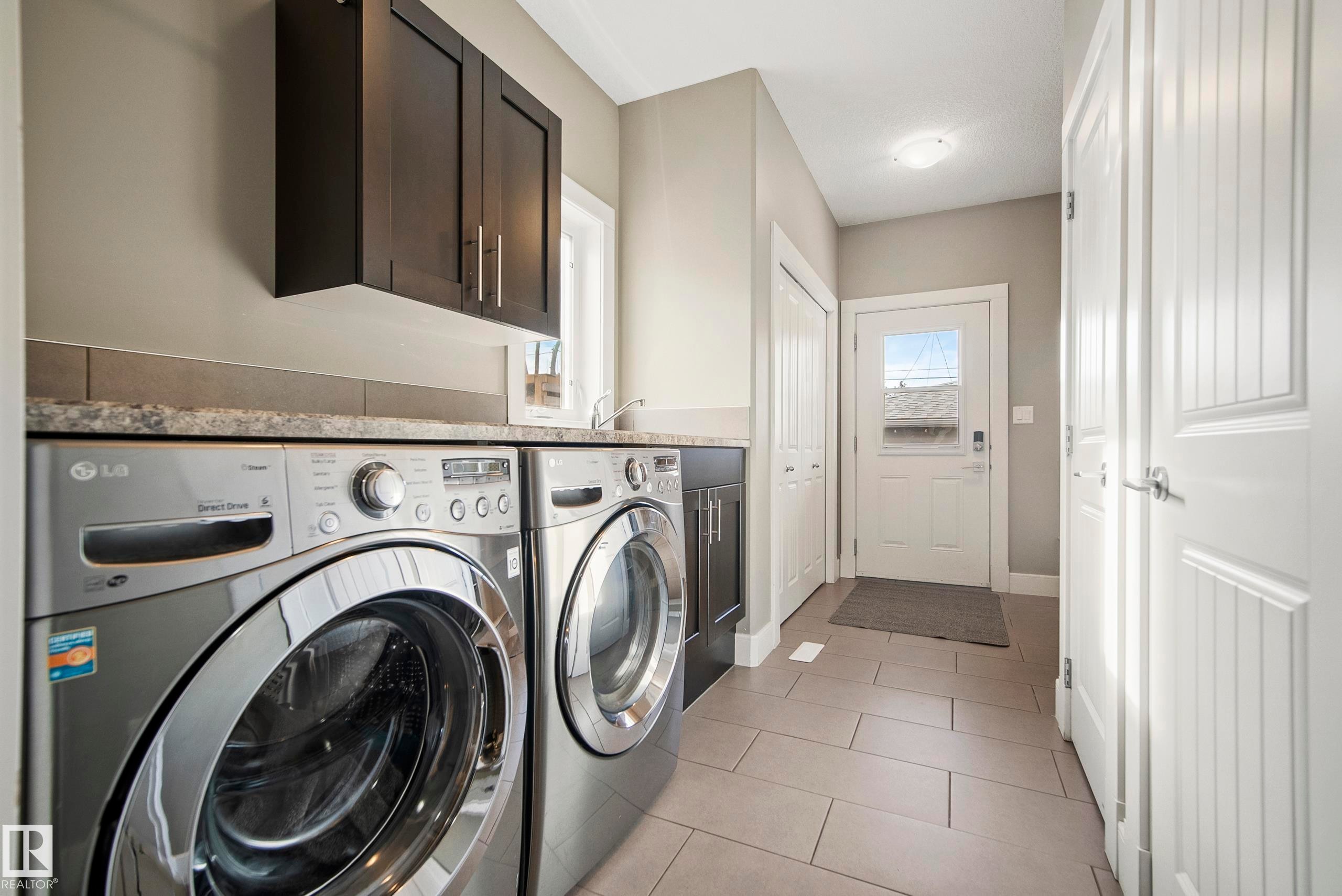 10720 65 Street, Edmonton, AB - Indoor Photo Showing Laundry Room