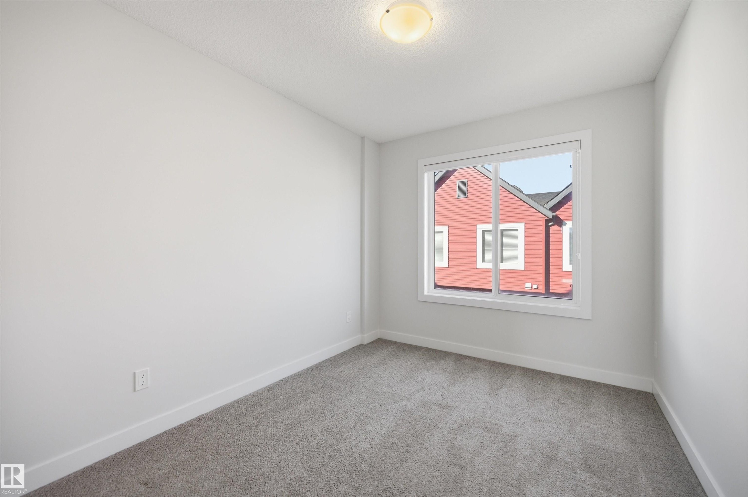 85 1010 Rabbit Hill Road, Edmonton, AB - Indoor Photo Showing Other Room