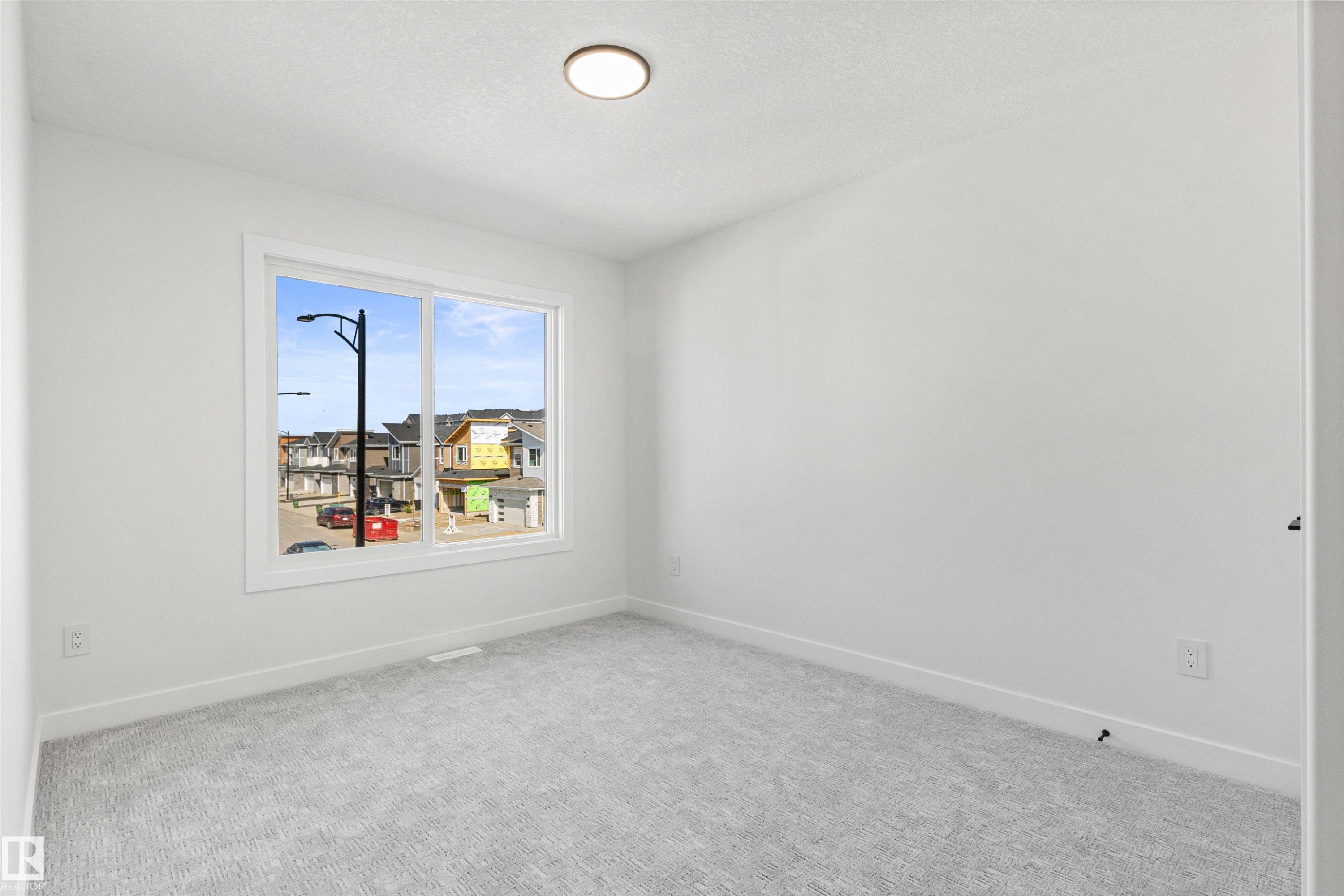 3331 Chickadee Drive, Edmonton, AB - Indoor Photo Showing Other Room