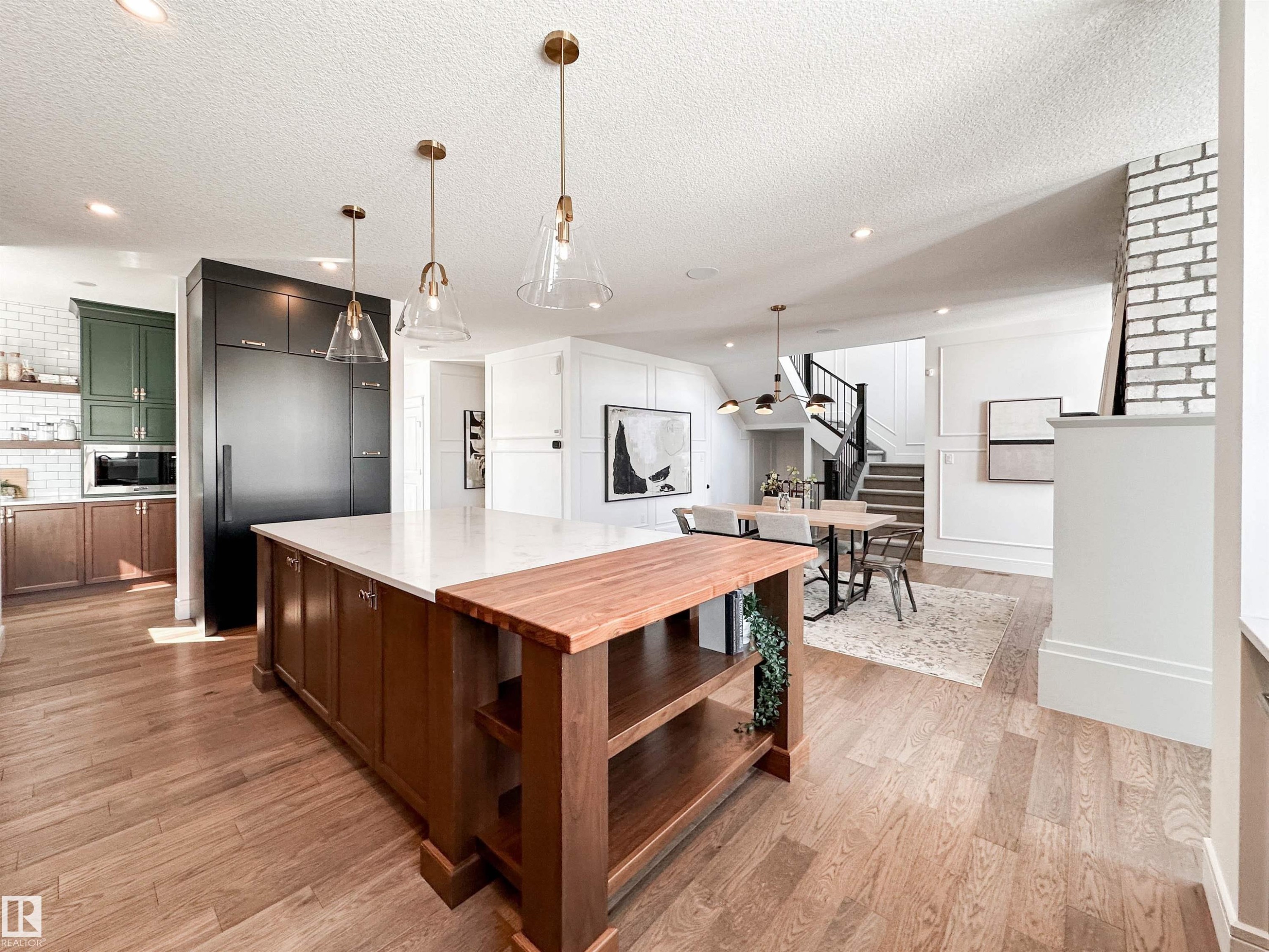 7 Jubilation Drive, St. Albert, AB - Indoor Photo Showing Kitchen With Upgraded Kitchen