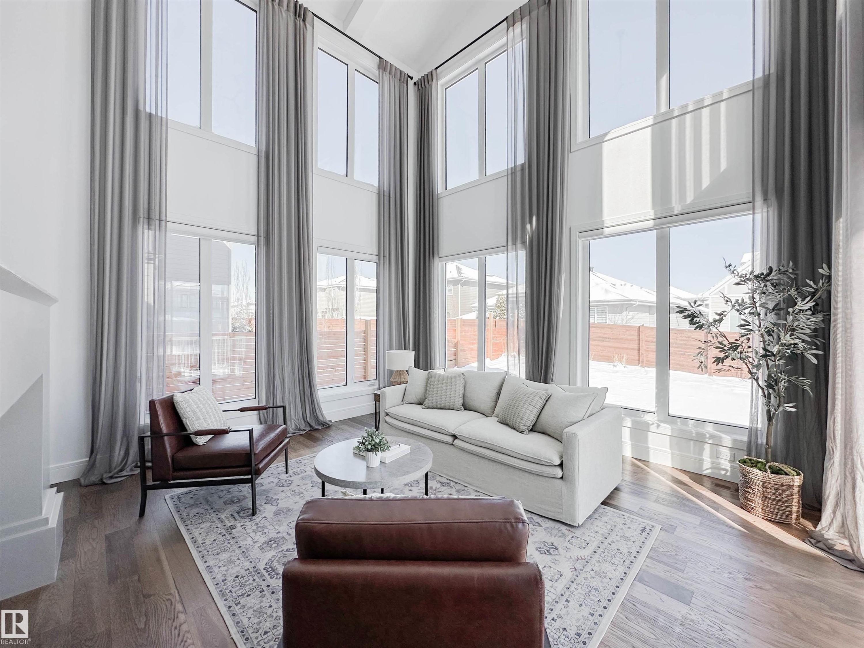 7 Jubilation Drive, St. Albert, AB - Indoor Photo Showing Living Room