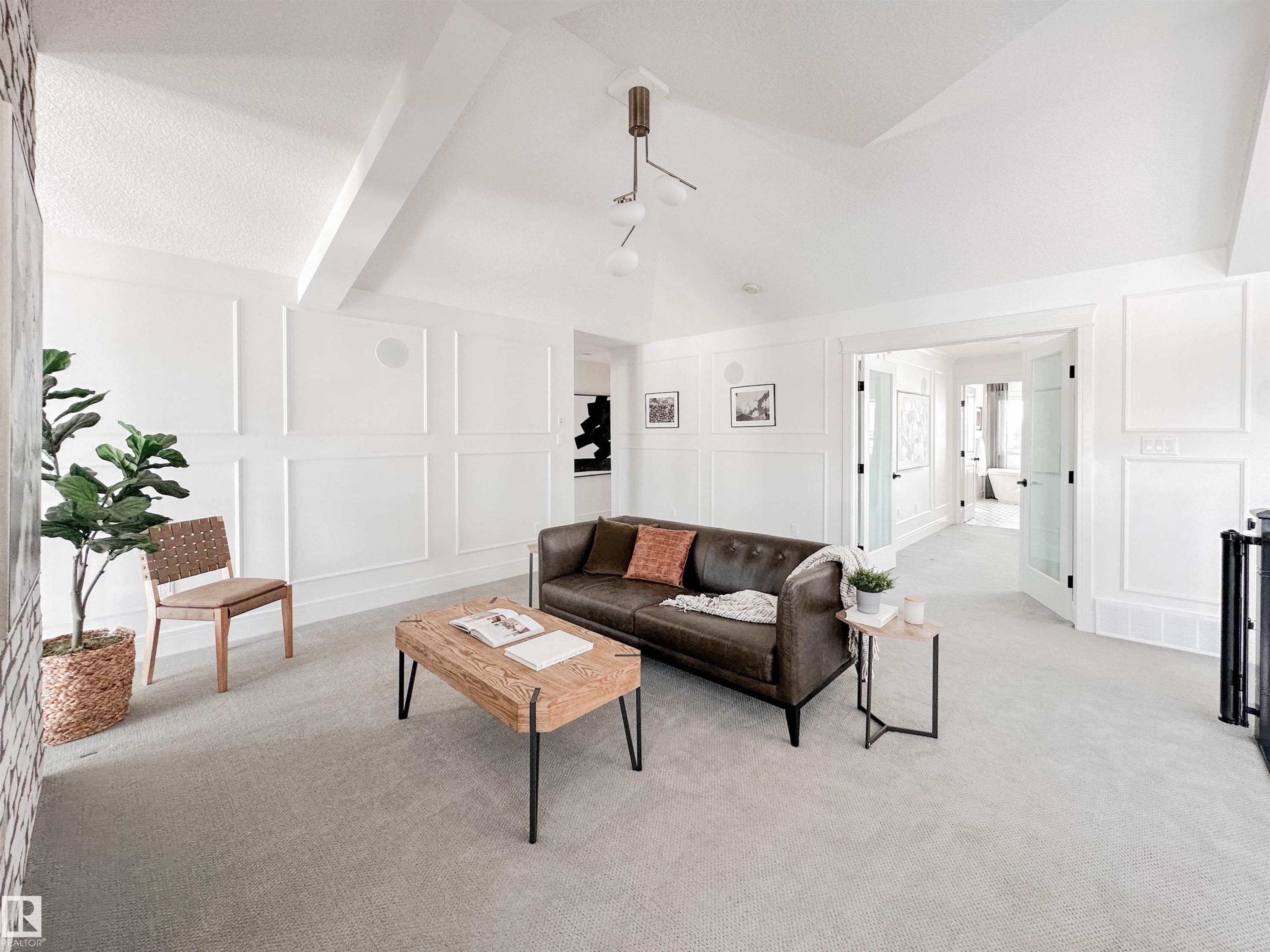 7 Jubilation Drive, St. Albert, AB - Indoor Photo Showing Living Room