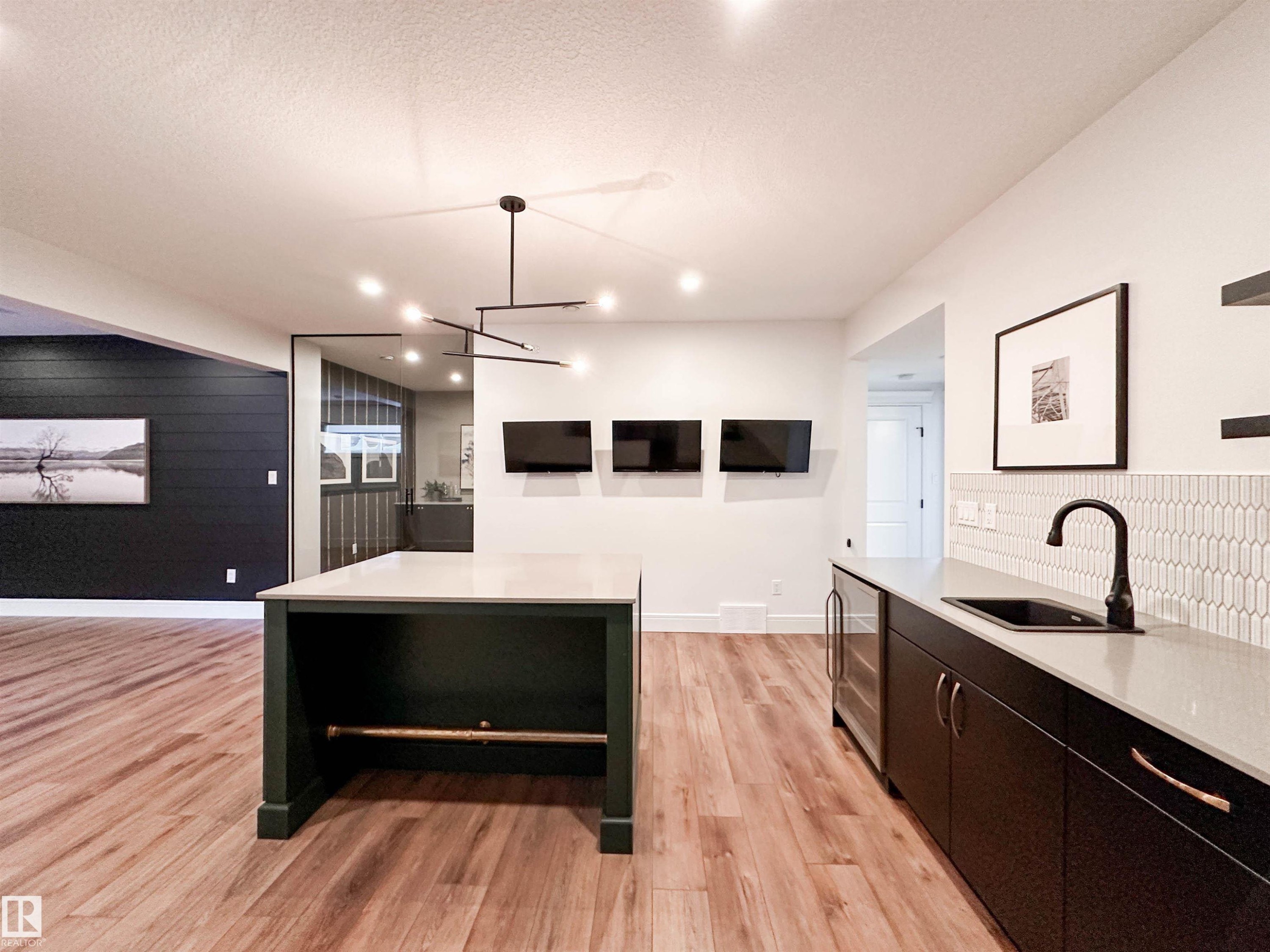 7 Jubilation Drive, St. Albert, AB - Indoor Photo Showing Kitchen