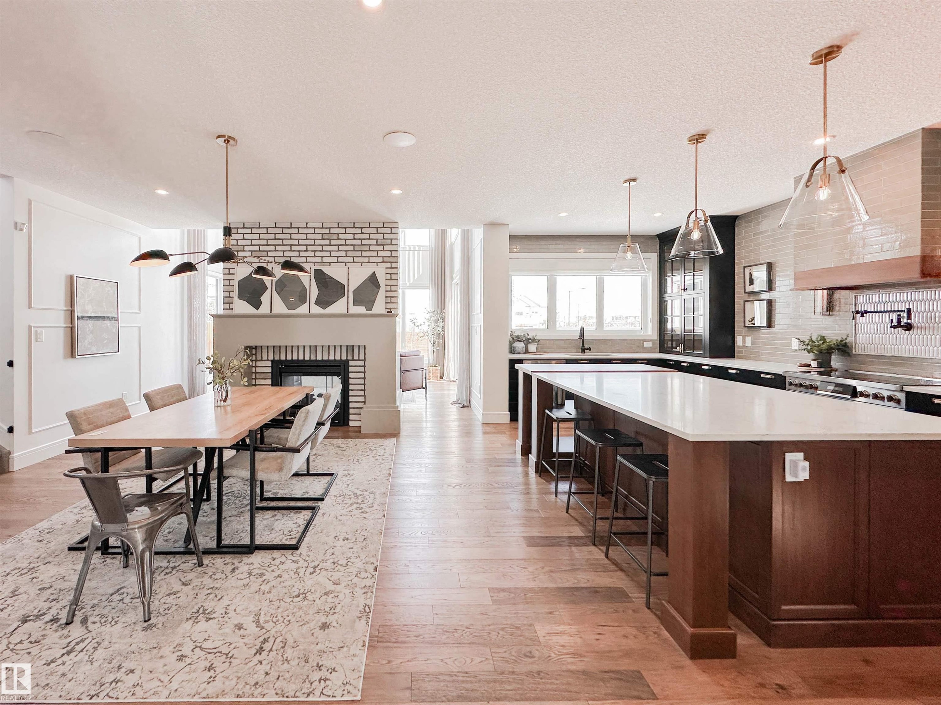 7 Jubilation Drive, St. Albert, AB - Indoor Photo Showing Kitchen With Fireplace With Upgraded Kitchen