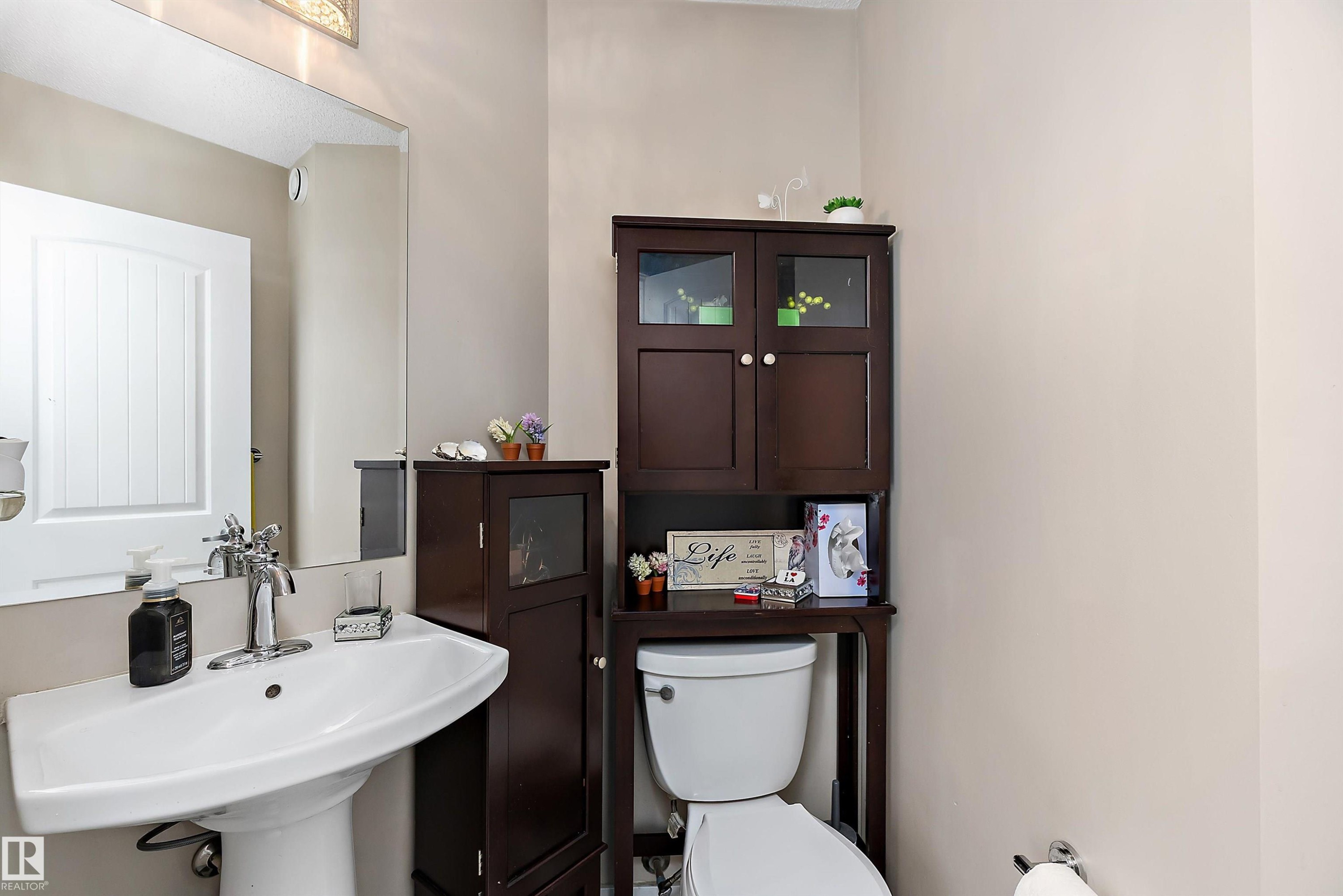 2914 18A Avenue, Edmonton, AB - Indoor Photo Showing Kitchen With Double Sink With Upgraded Kitchen