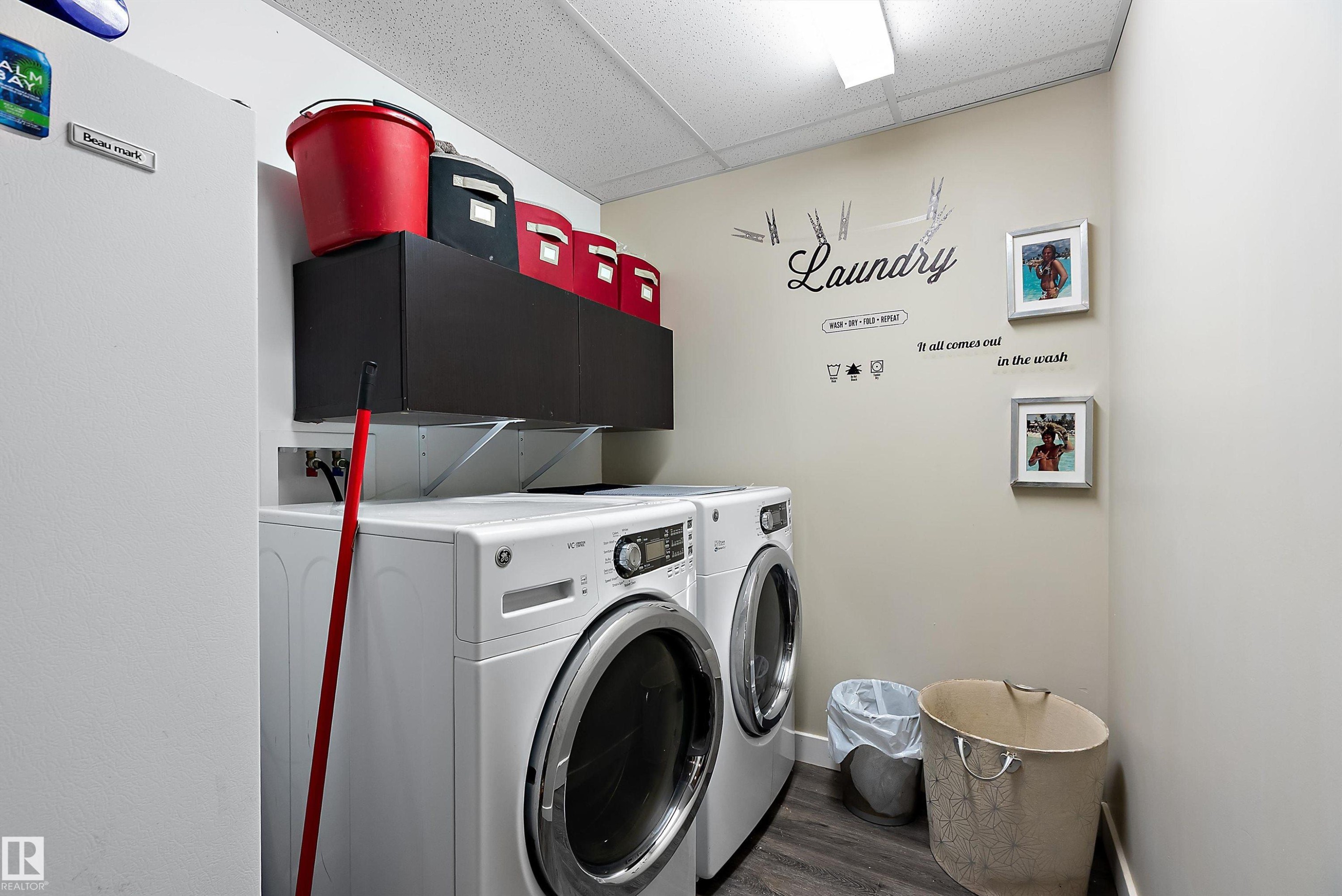 The property features a room with a vibrant accent wall, recessed lighting, and white bi-fold closet doors - 2914 18A Avenue, Edmonton, AB - Indoor Photo Showing Gym Room