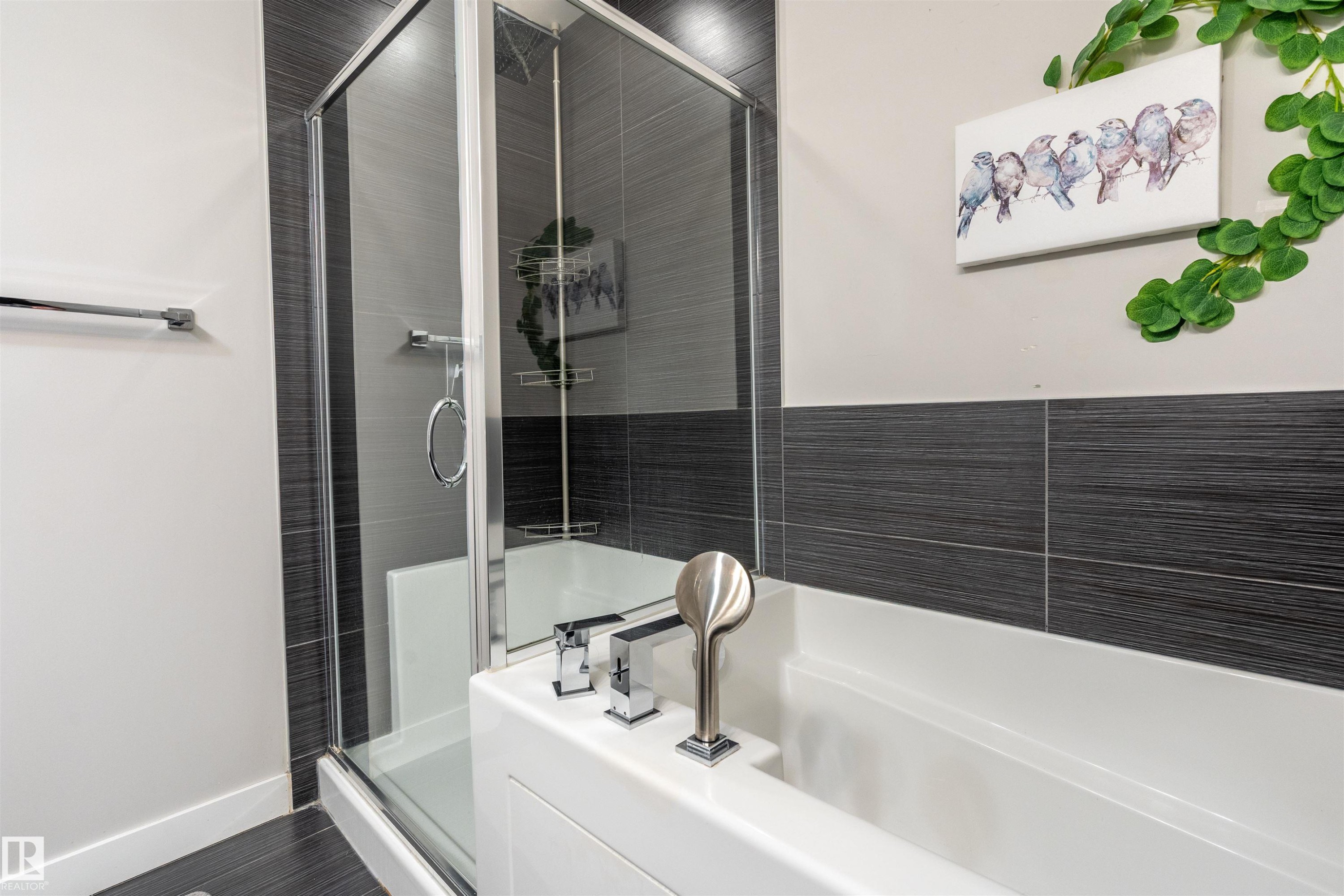 901 10238 103 Street, Edmonton, AB - Indoor Photo Showing Bathroom