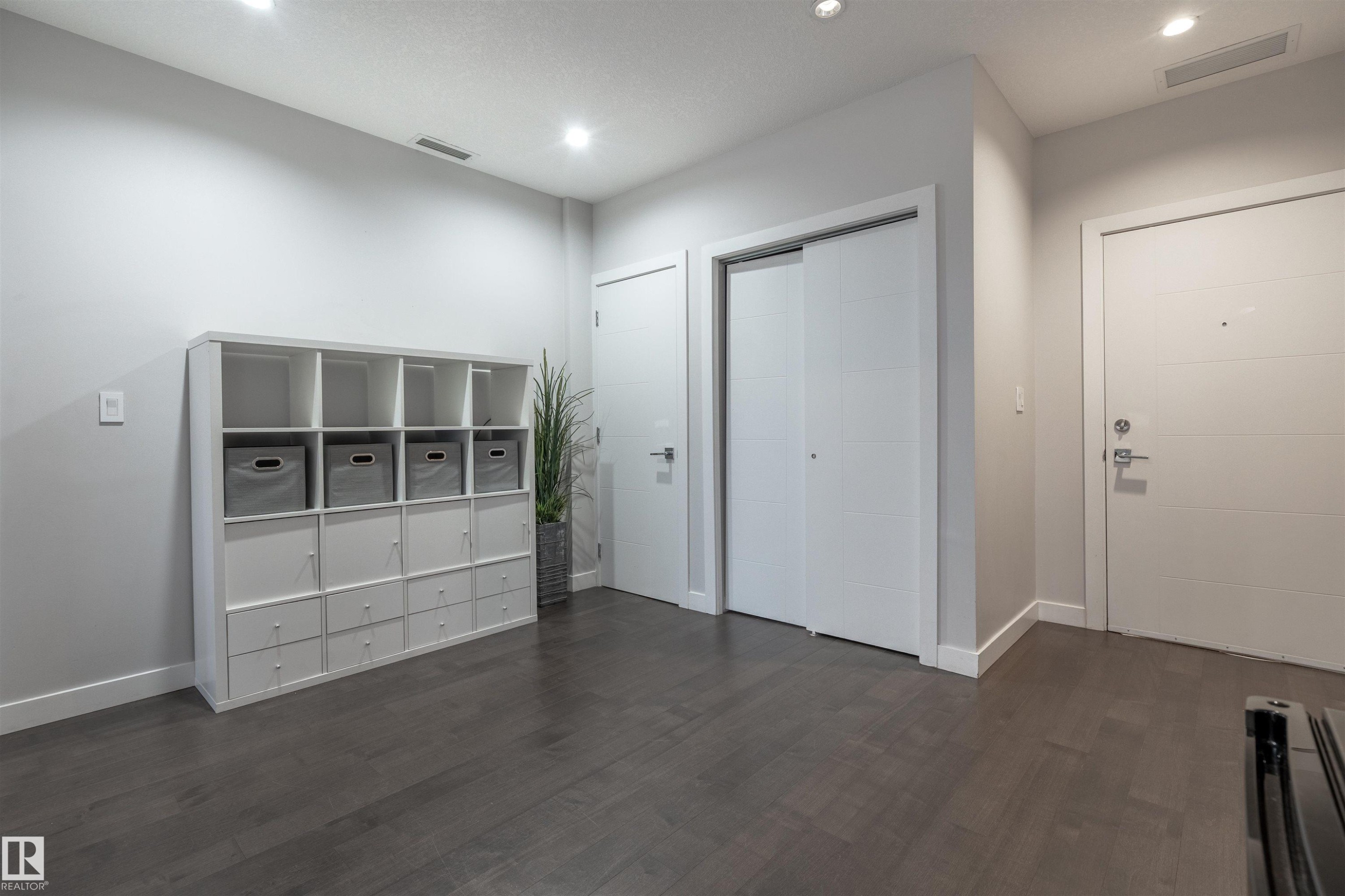 901 10238 103 Street, Edmonton, AB - Indoor Photo Showing Other Room