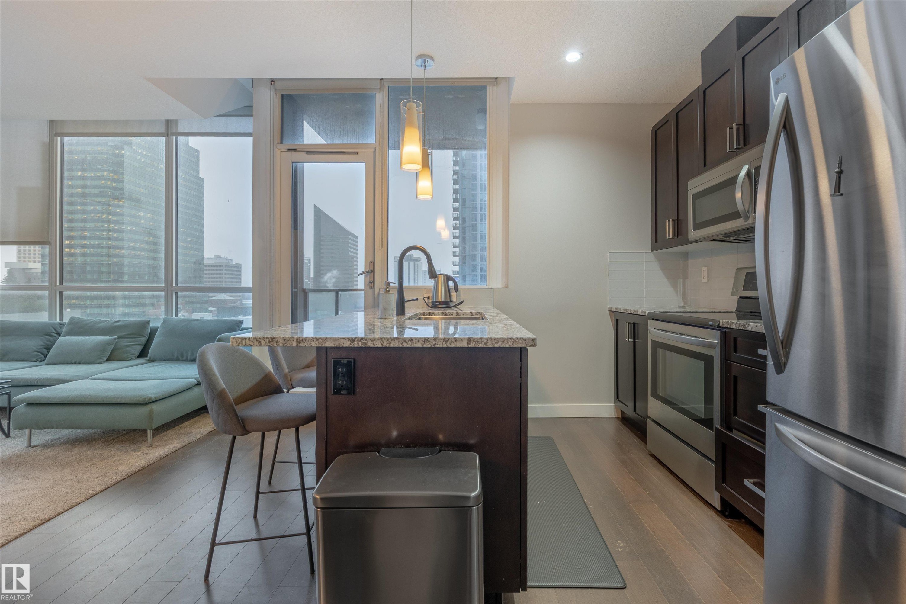 901 10238 103 Street, Edmonton, AB - Indoor Photo Showing Kitchen With Stainless Steel Kitchen With Upgraded Kitchen