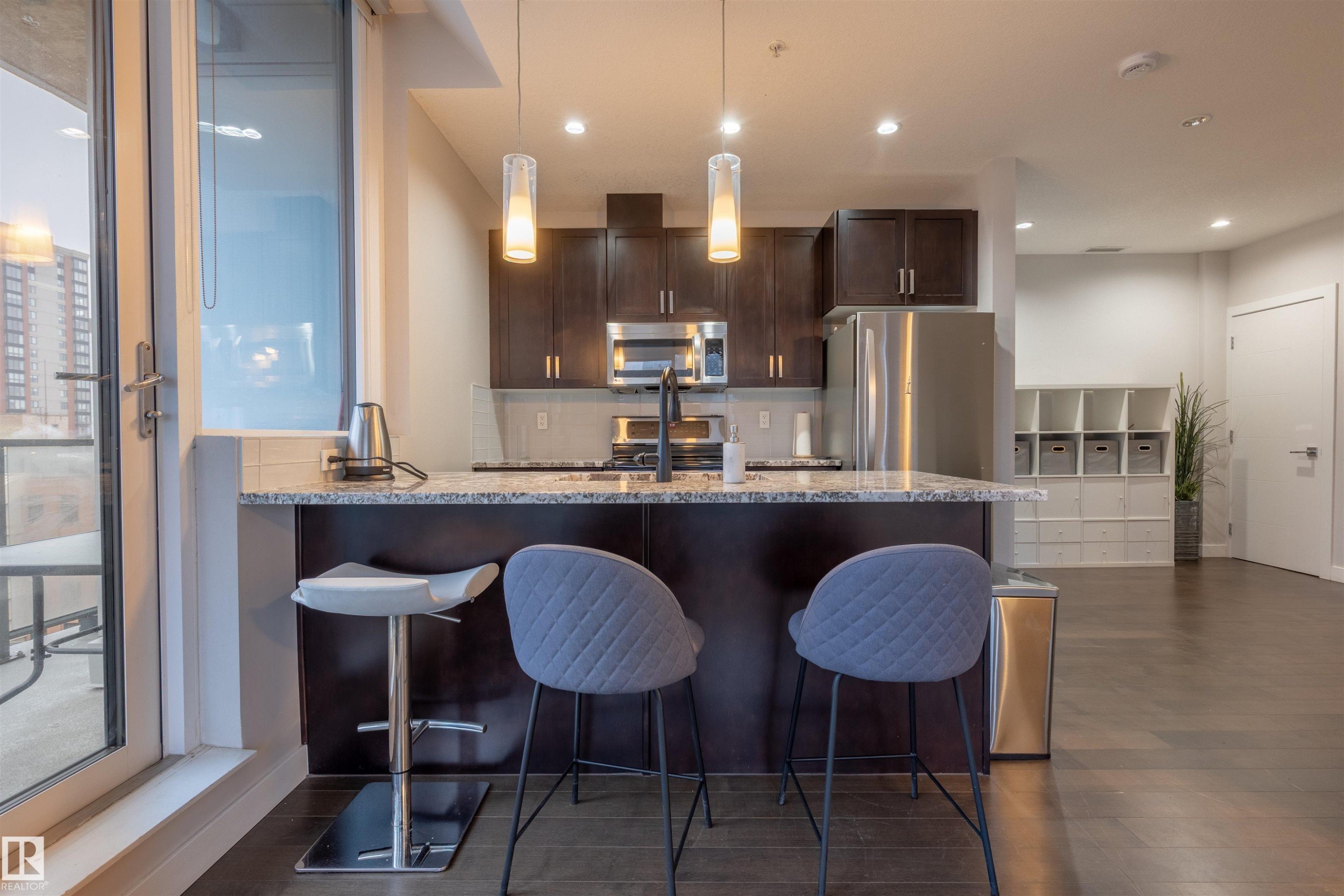 901 10238 103 Street, Edmonton, AB - Indoor Photo Showing Kitchen With Stainless Steel Kitchen With Upgraded Kitchen