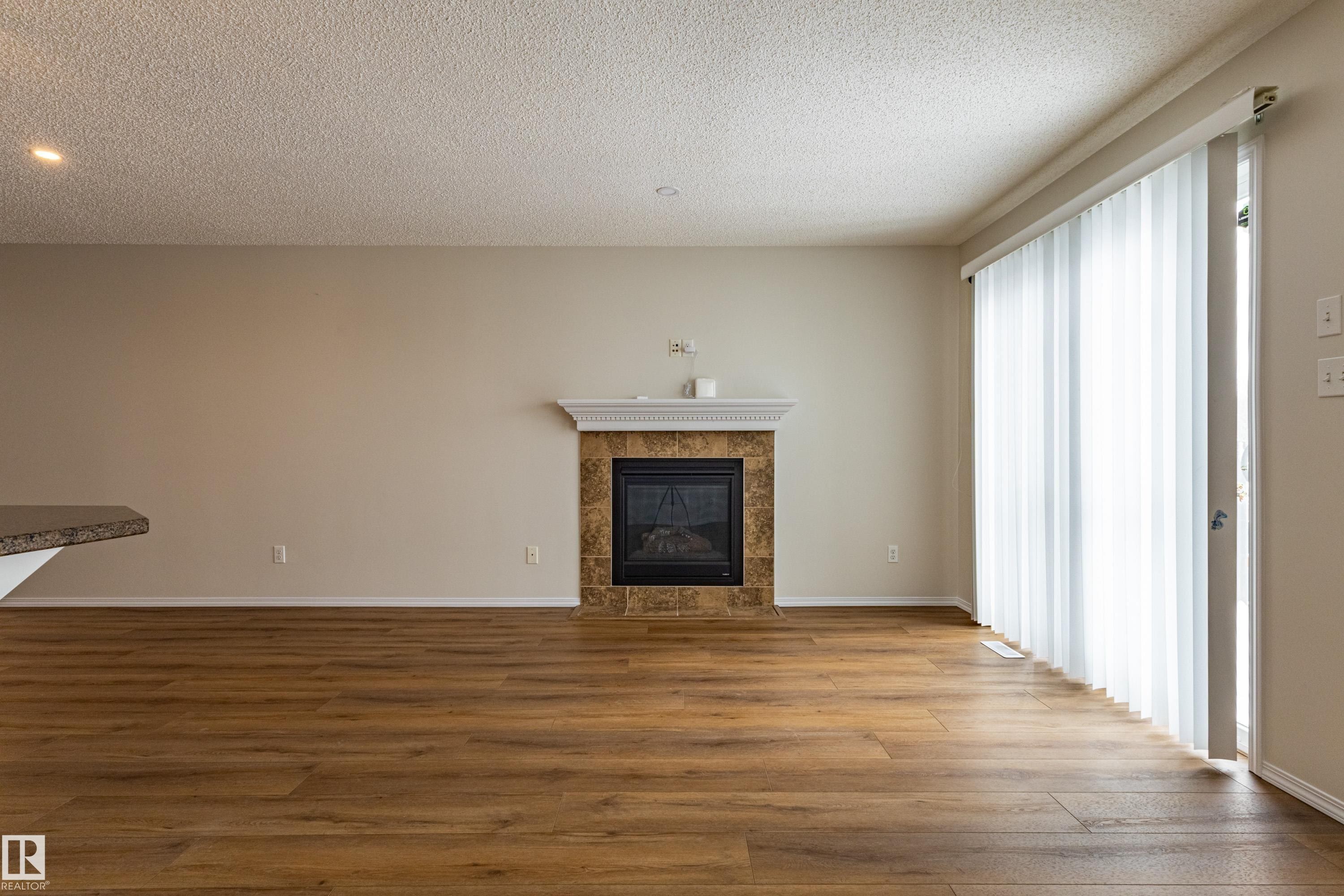 21326 61 Avenue, Edmonton, AB - Indoor With Fireplace