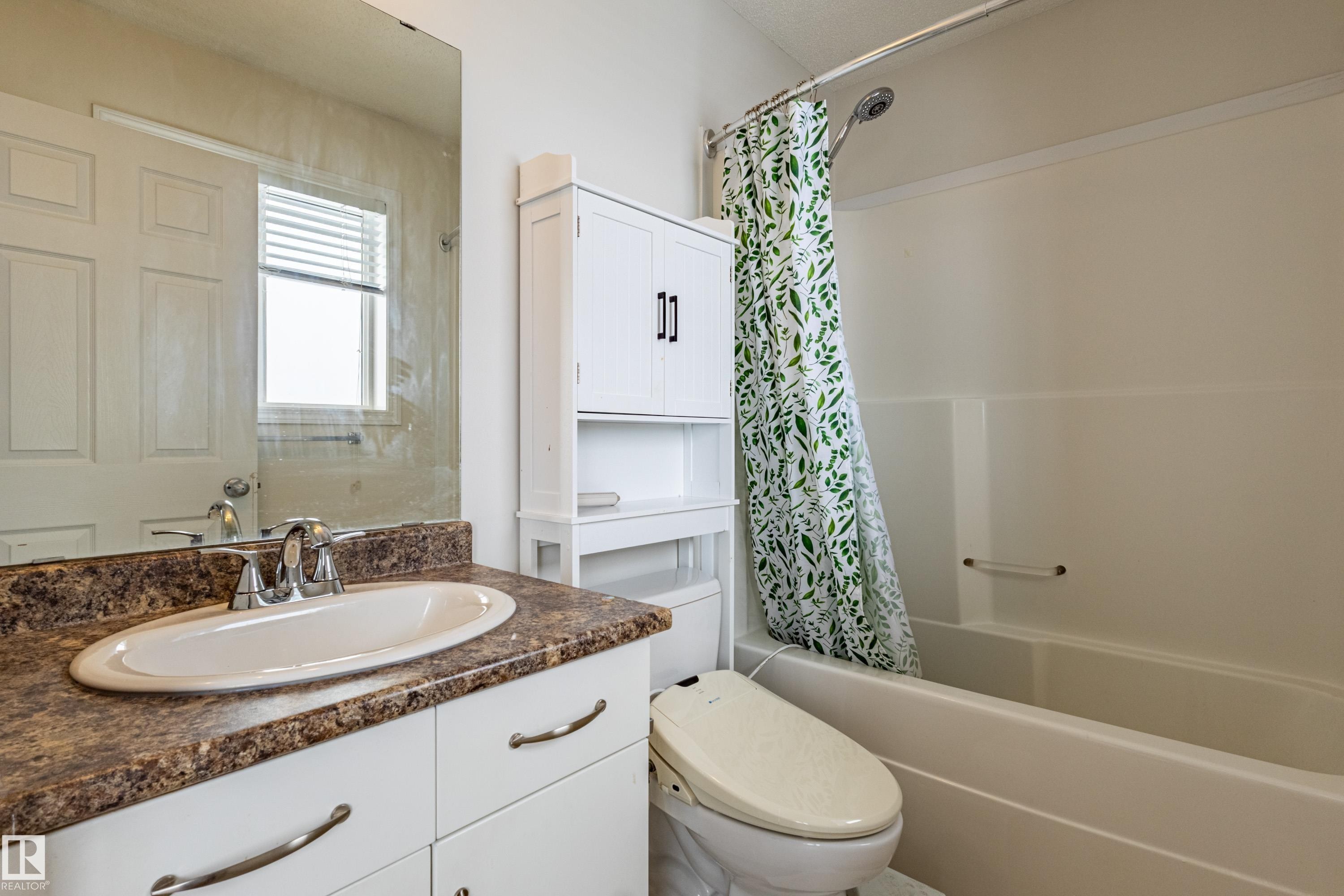 21326 61 Avenue, Edmonton, AB - Indoor Photo Showing Bathroom