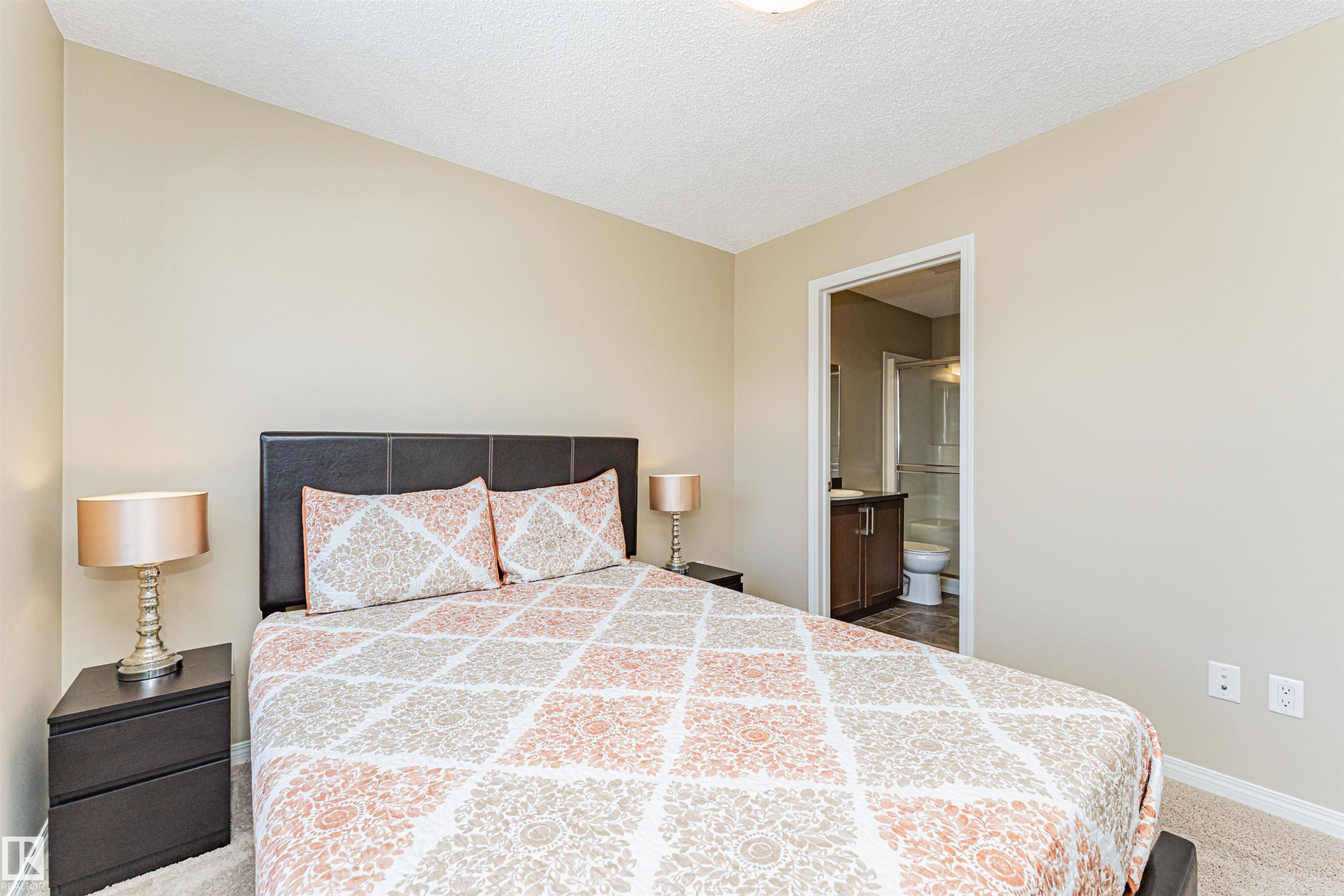 Bedroom featuring neutral colored walls and carpeted flooring - 31 4029 Orchards Drive, Edmonton, autreother - Indoor Photo Showing Bedroom
