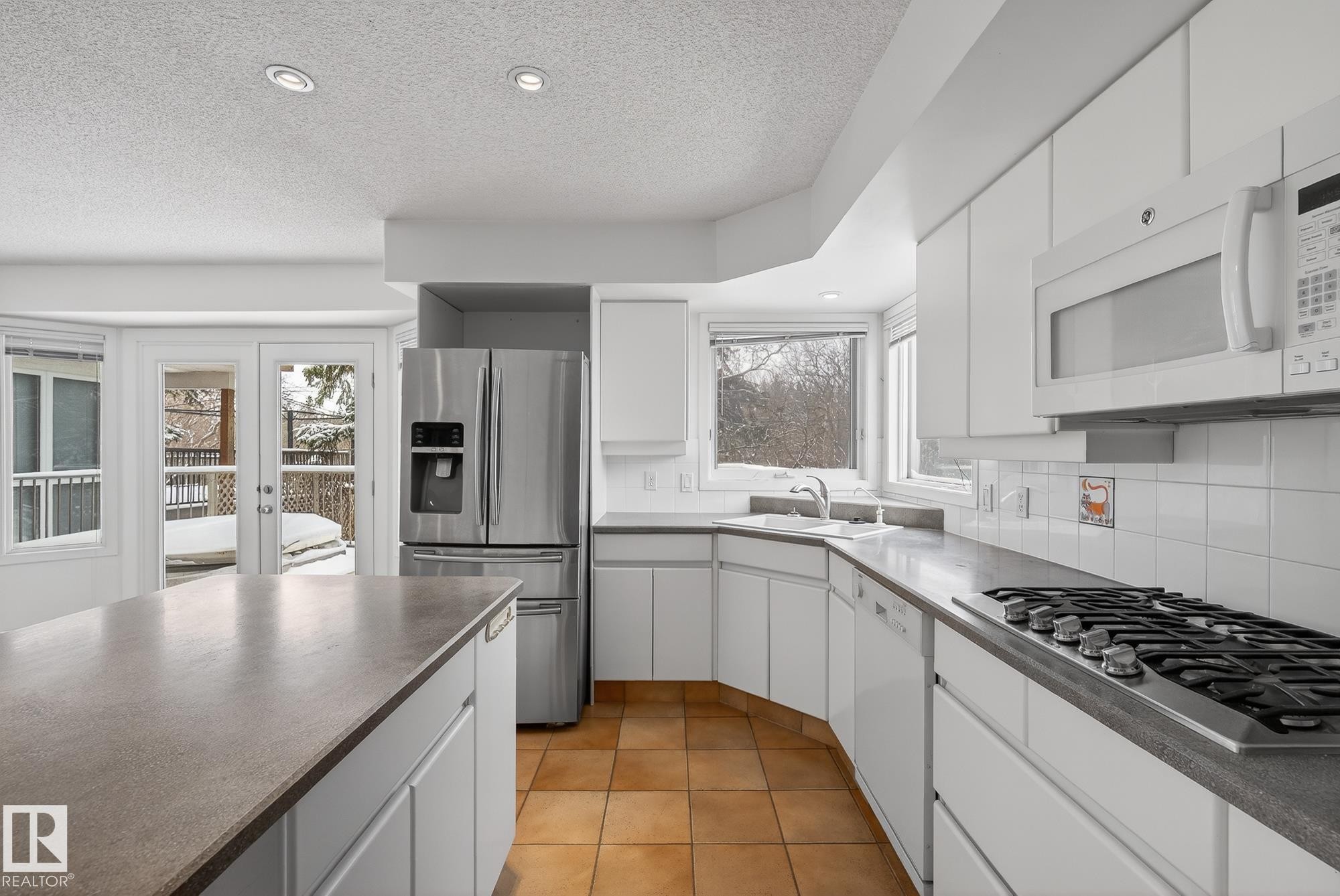 9115 77 Avenue, Edmonton, AB - Indoor Photo Showing Kitchen