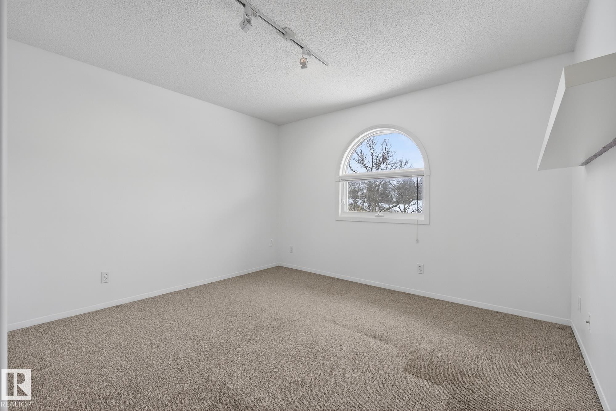 Upstairs - 9115 77 Avenue, Edmonton, AB - Indoor Photo Showing Other Room