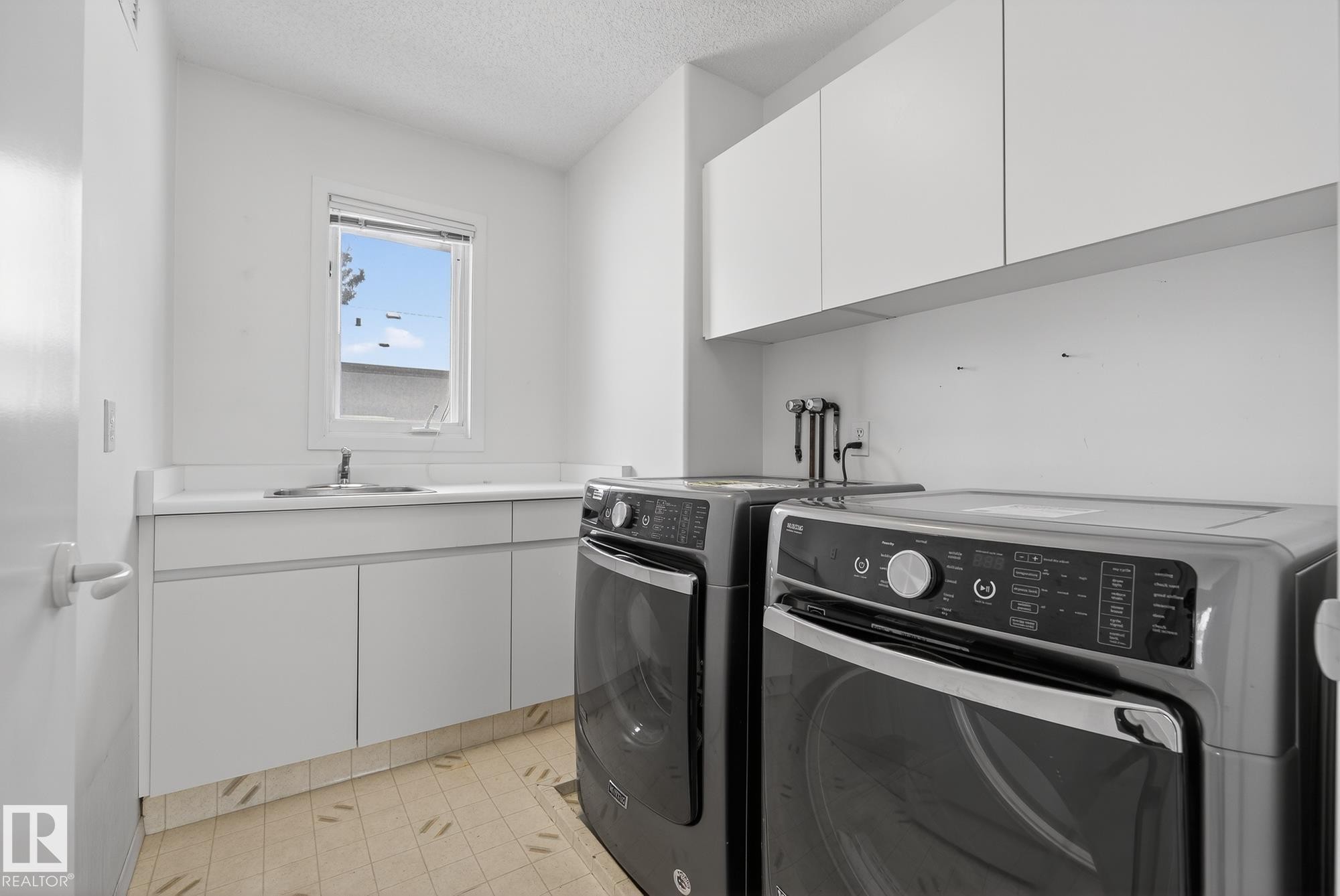 9115 77 Avenue, Edmonton, AB - Indoor Photo Showing Laundry Room