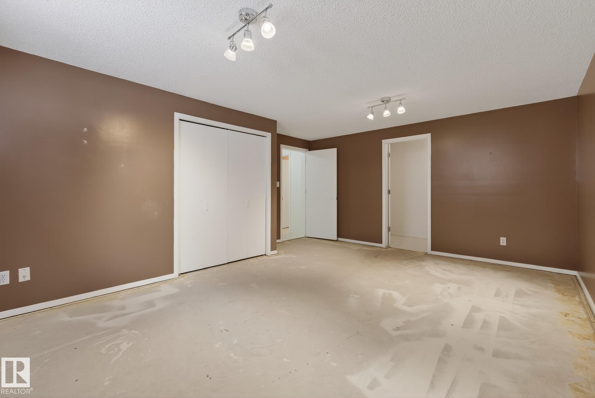 9115 77 Avenue, Edmonton, AB - Indoor Photo Showing Other Room