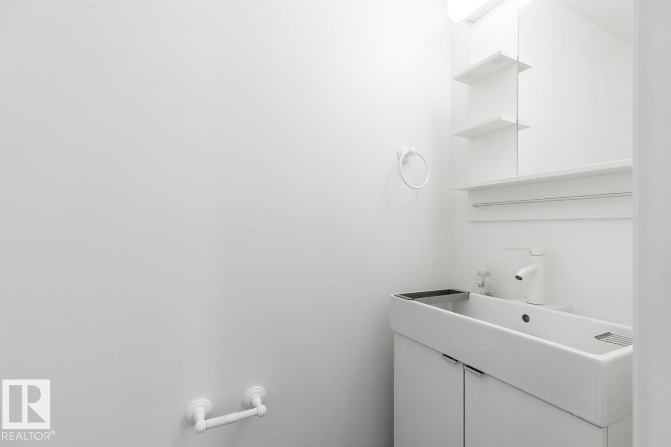 242 Primrose Gardens, Edmonton, AB - Indoor Photo Showing Other Room