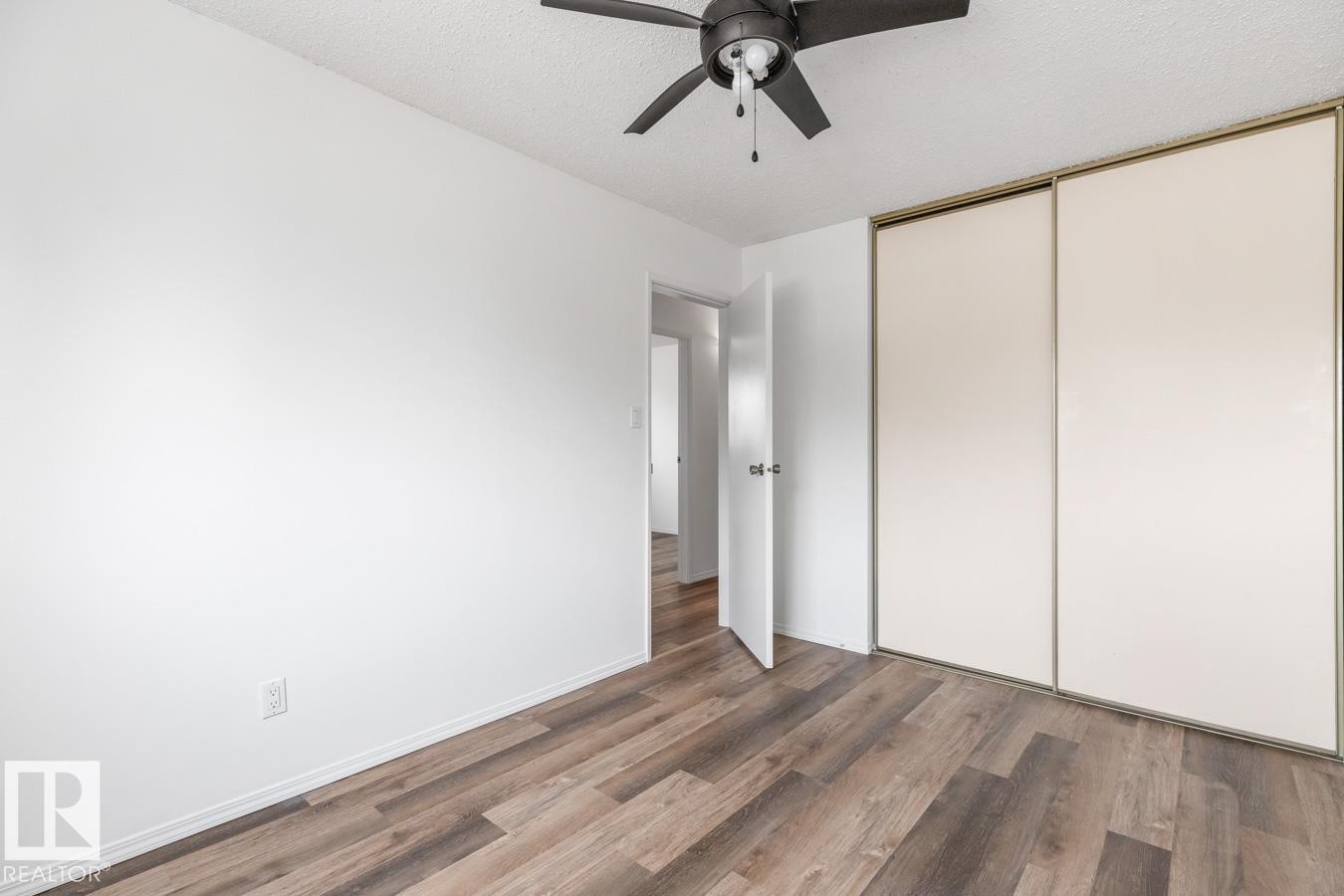 242 Primrose Gardens, Edmonton, AB - Indoor Photo Showing Other Room