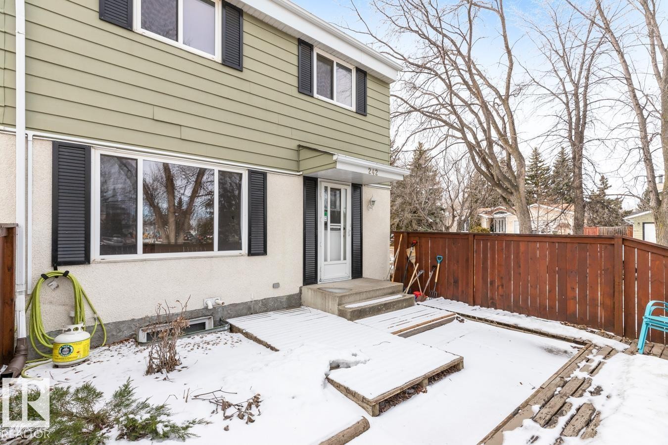 242 Primrose Gardens, Edmonton, AB - Outdoor