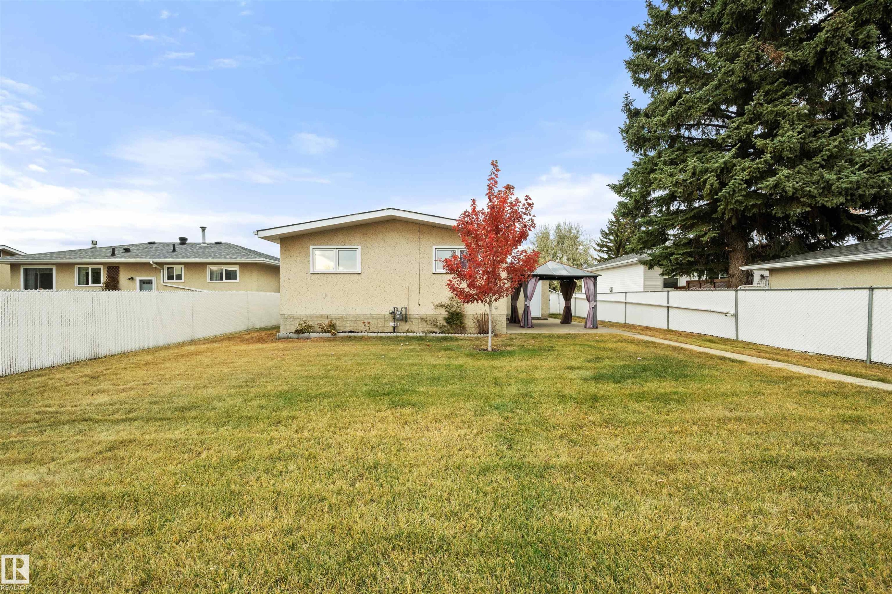 7811 148 Avenue, Edmonton, AB - Outdoor