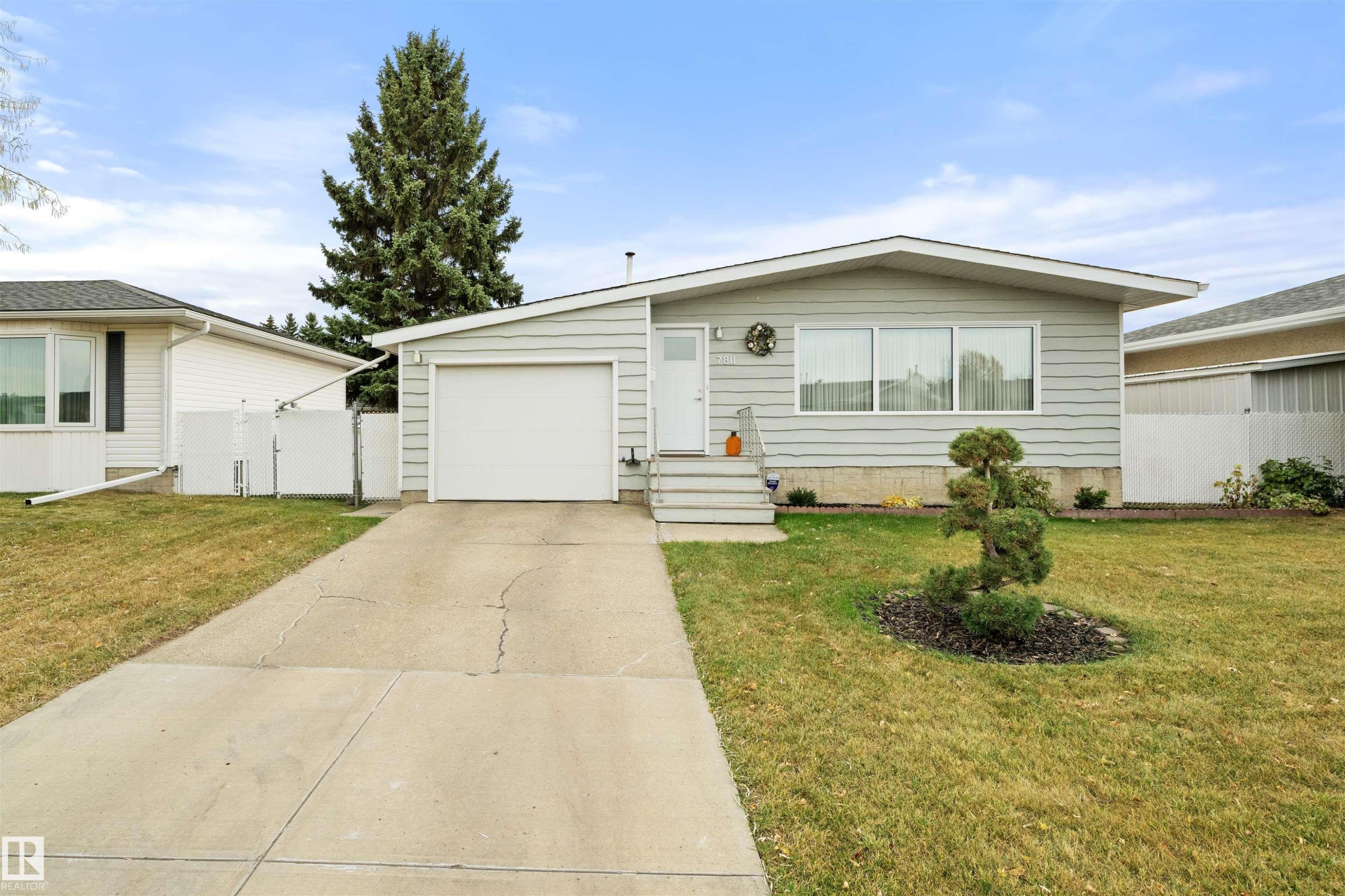 7811 148 Avenue, Edmonton, AB - Outdoor