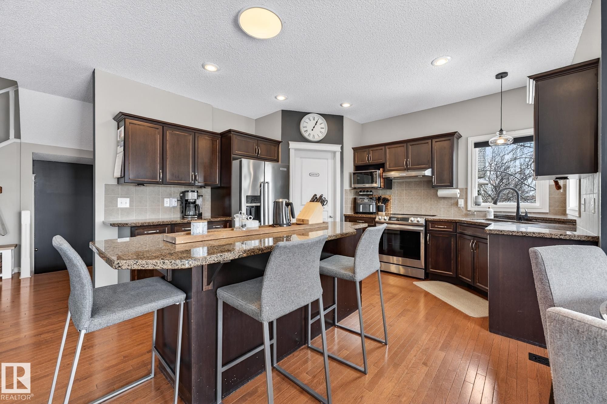 112 Windrose Drive, Leduc, AB - Indoor Photo Showing Kitchen With Upgraded Kitchen
