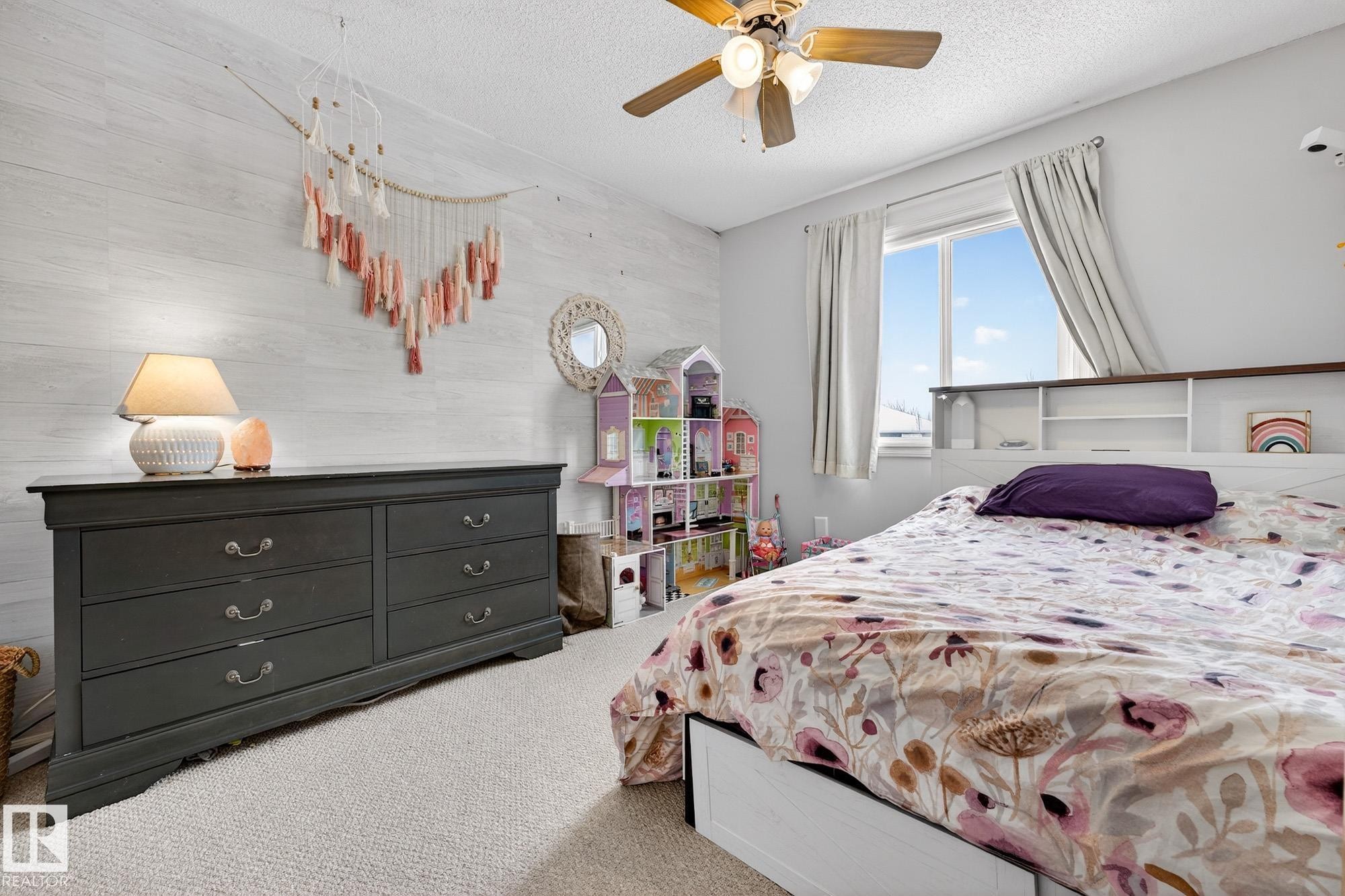 112 Windrose Drive, Leduc, AB - Indoor Photo Showing Bedroom