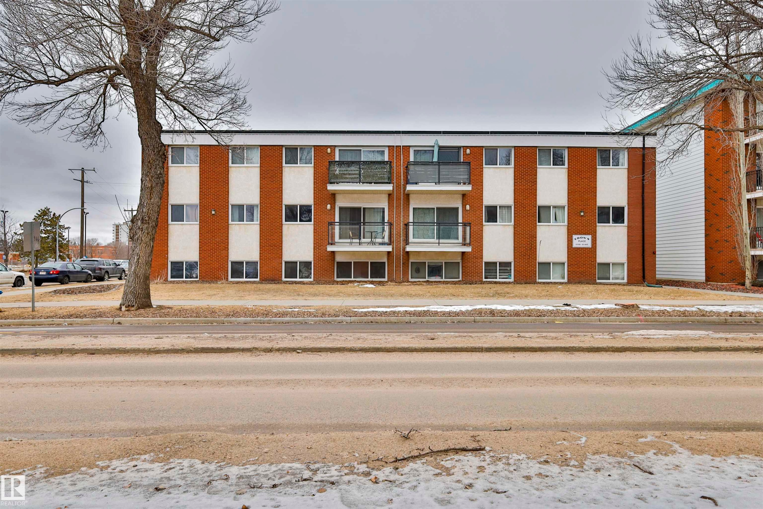 306 10160 83 Avenue, Edmonton, AB - Outdoor