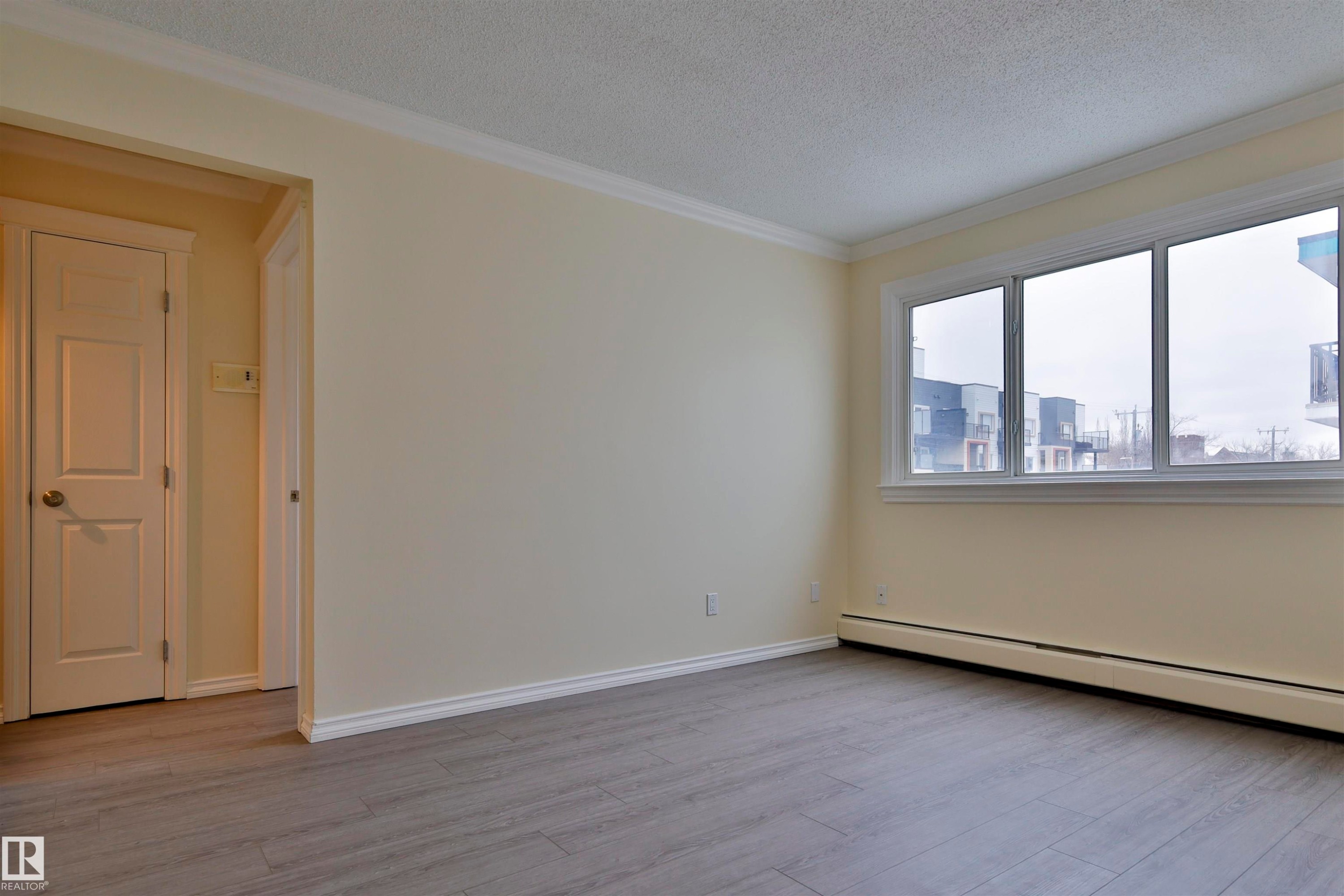 306 10160 83 Avenue, Edmonton, AB - Indoor Photo Showing Other Room