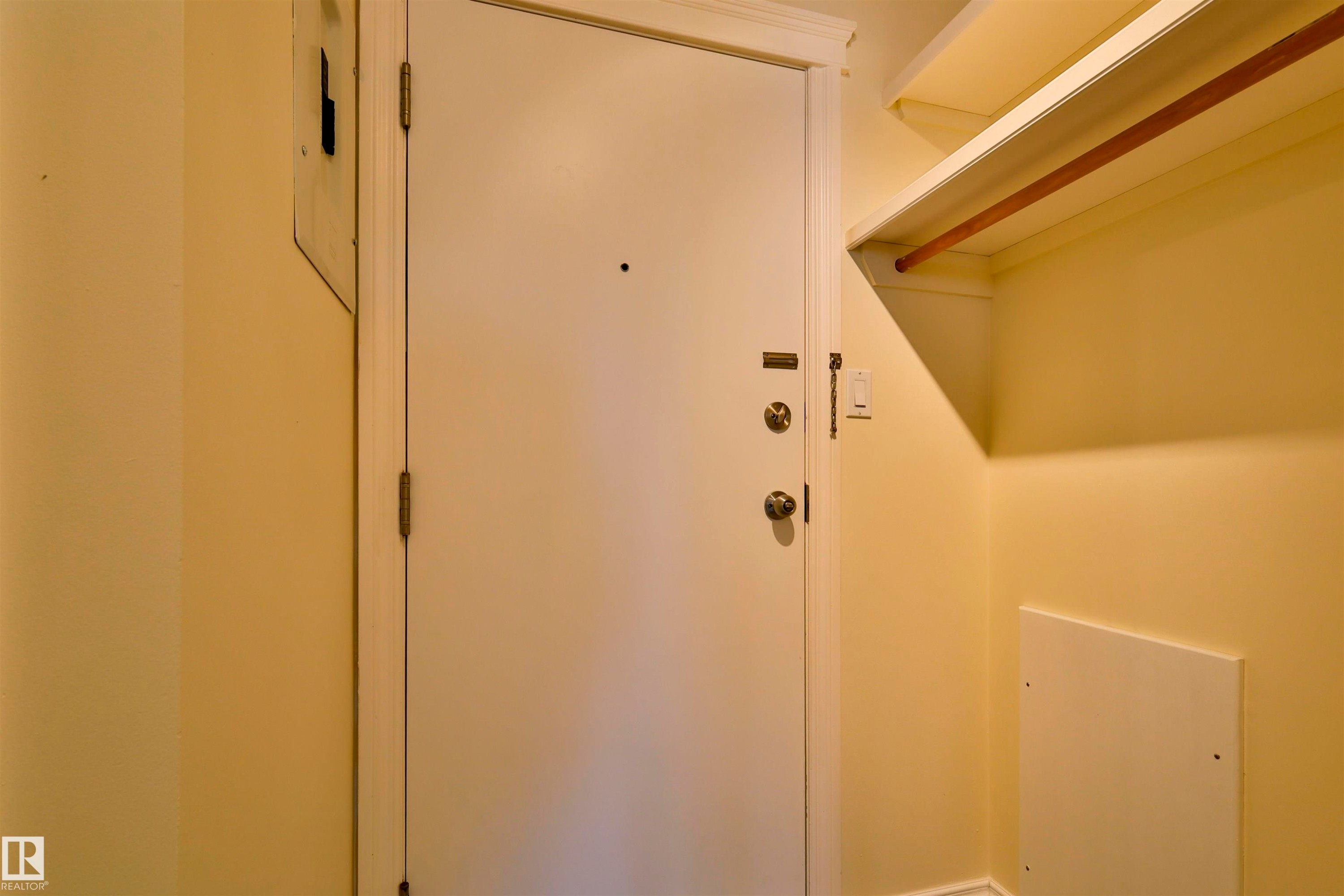 306 10160 83 Avenue, Edmonton, AB - Indoor Photo Showing Other Room