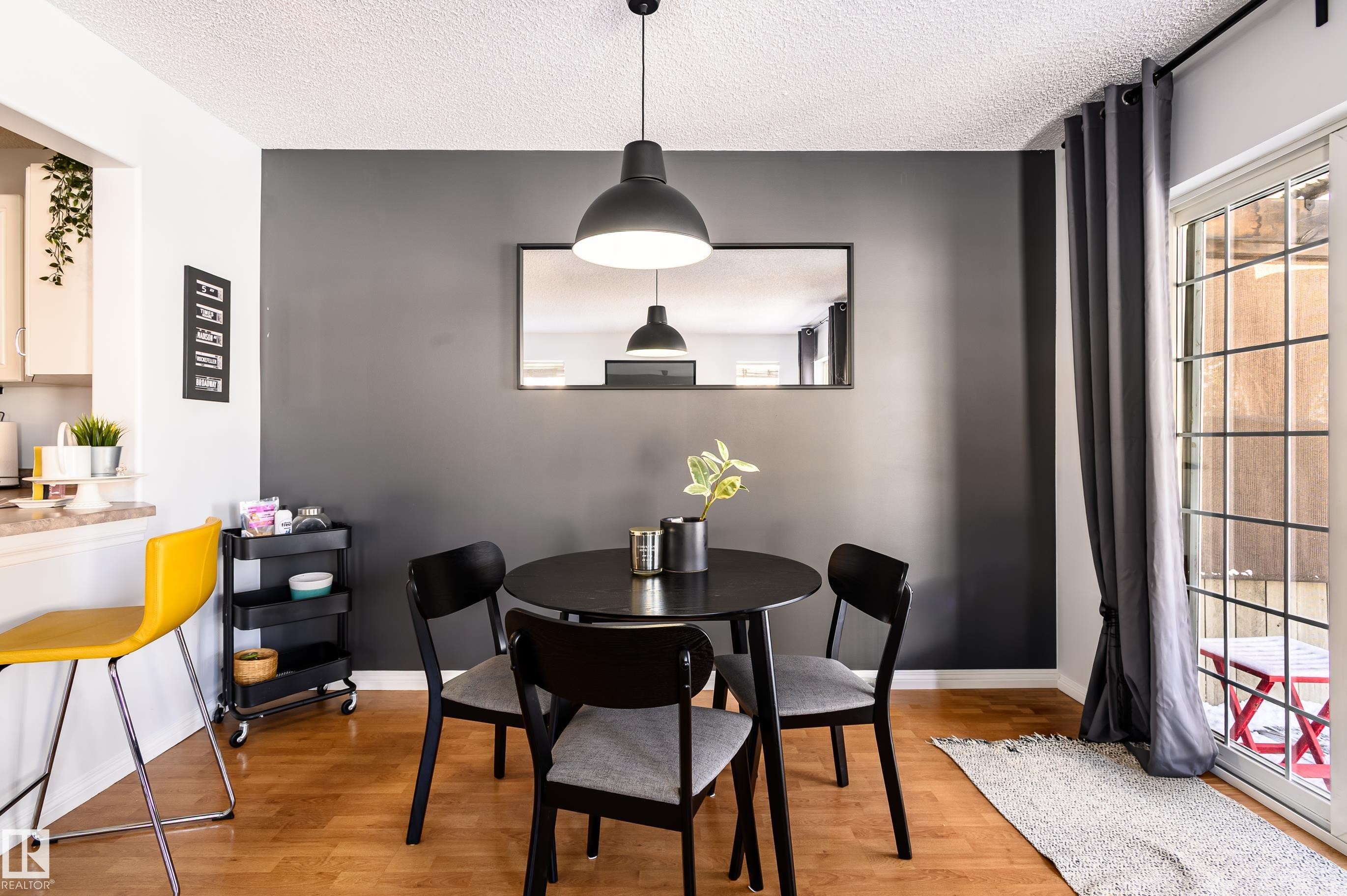 1 30 Levasseur Road, St. Albert, AB - Indoor Photo Showing Dining Room