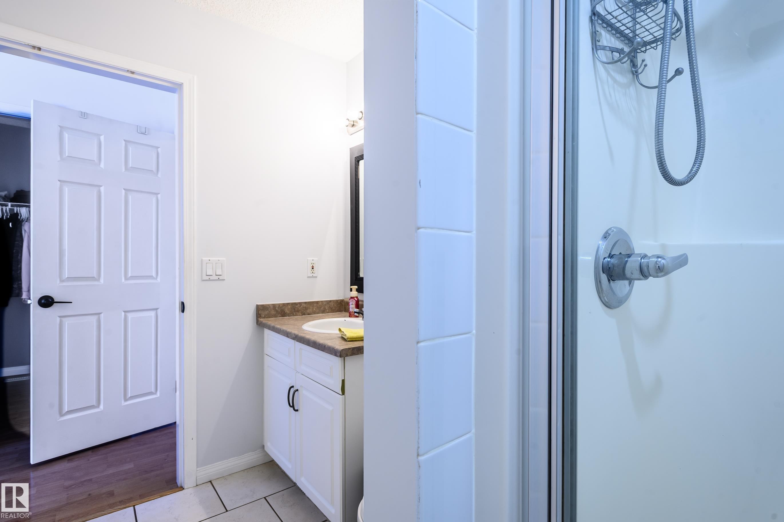 1 30 Levasseur Road, St. Albert, AB - Indoor Photo Showing Bathroom