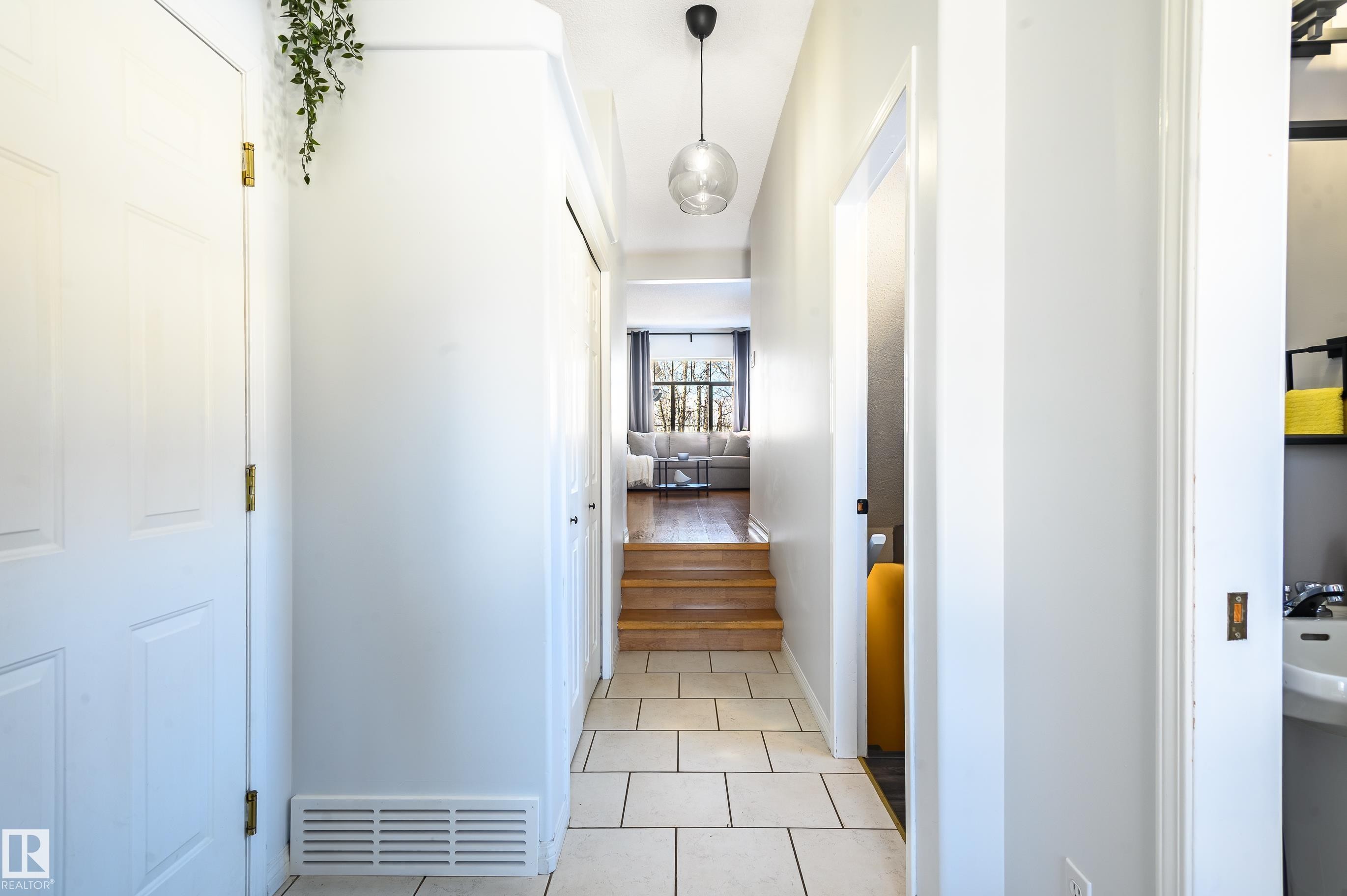 1 30 Levasseur Road, St. Albert, AB - Indoor Photo Showing Other Room