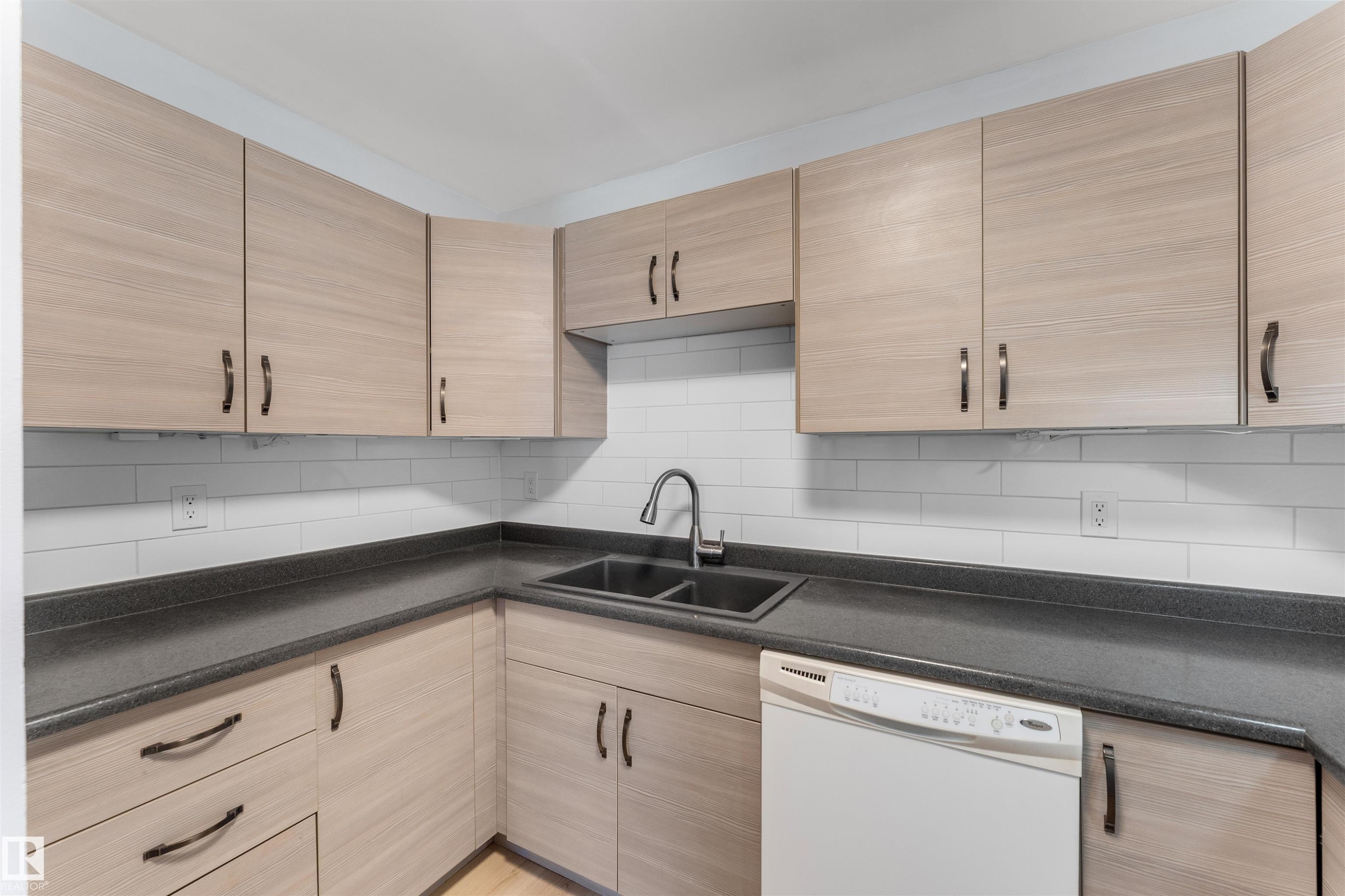 151 Marlborough Place, Edmonton, AB - Indoor Photo Showing Kitchen With Double Sink
