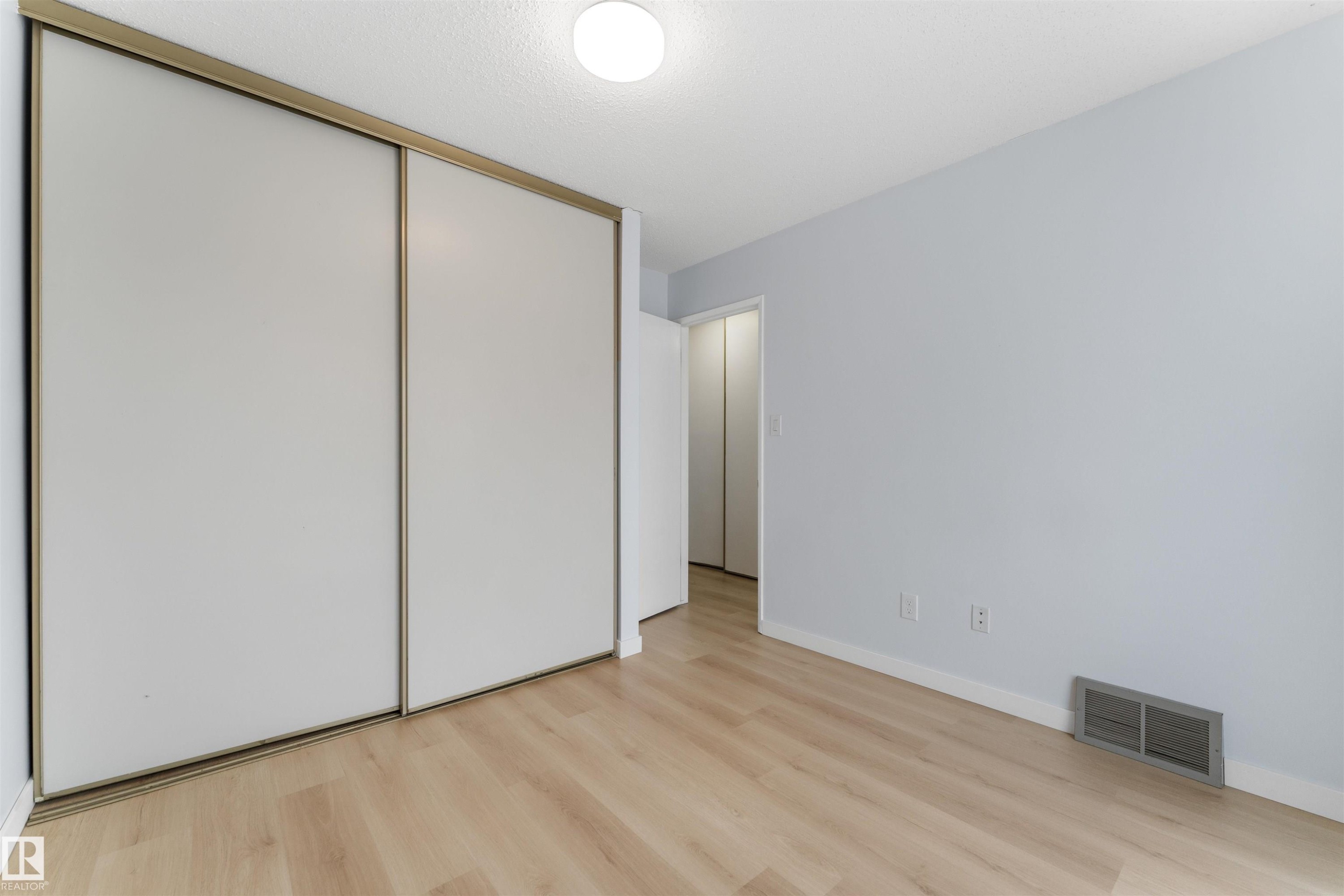 151 Marlborough Place, Edmonton, AB - Indoor Photo Showing Other Room